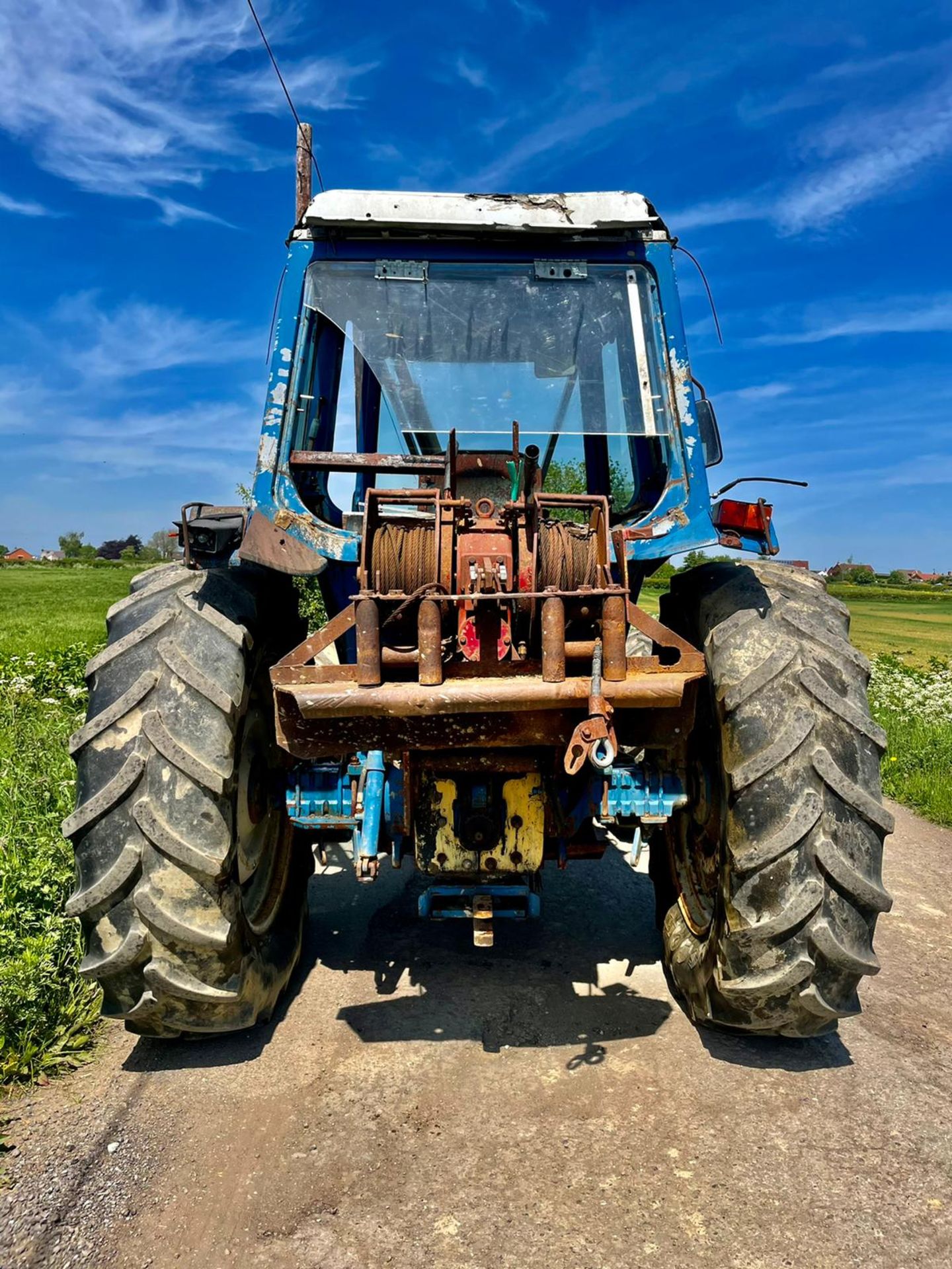 FORD 7710 FORESTRY TRACTOR WITH WINCH, RUNS AND WORKS, ALL GEARS WORK, GOOD TYRES *PLUS VAT* - Image 3 of 6