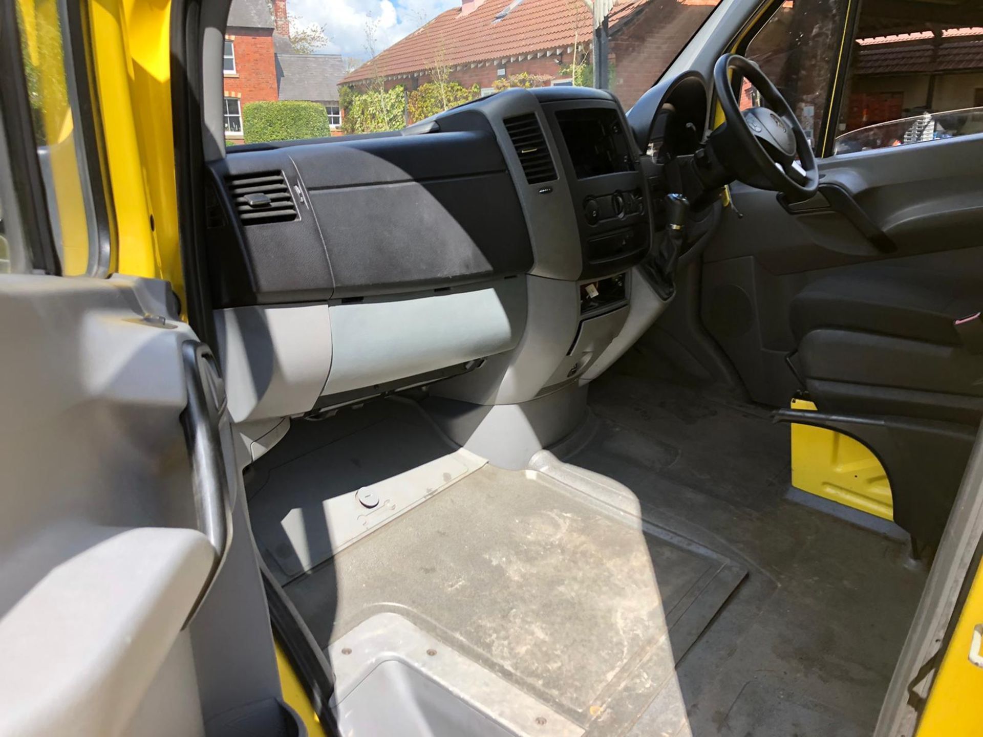 2014 MERCEDES-BENZ SPRINTER 313 CDI YELLOW INSULATED VAN, 2.2 DIESEL ENGINE *PLUS VAT* - Image 12 of 13