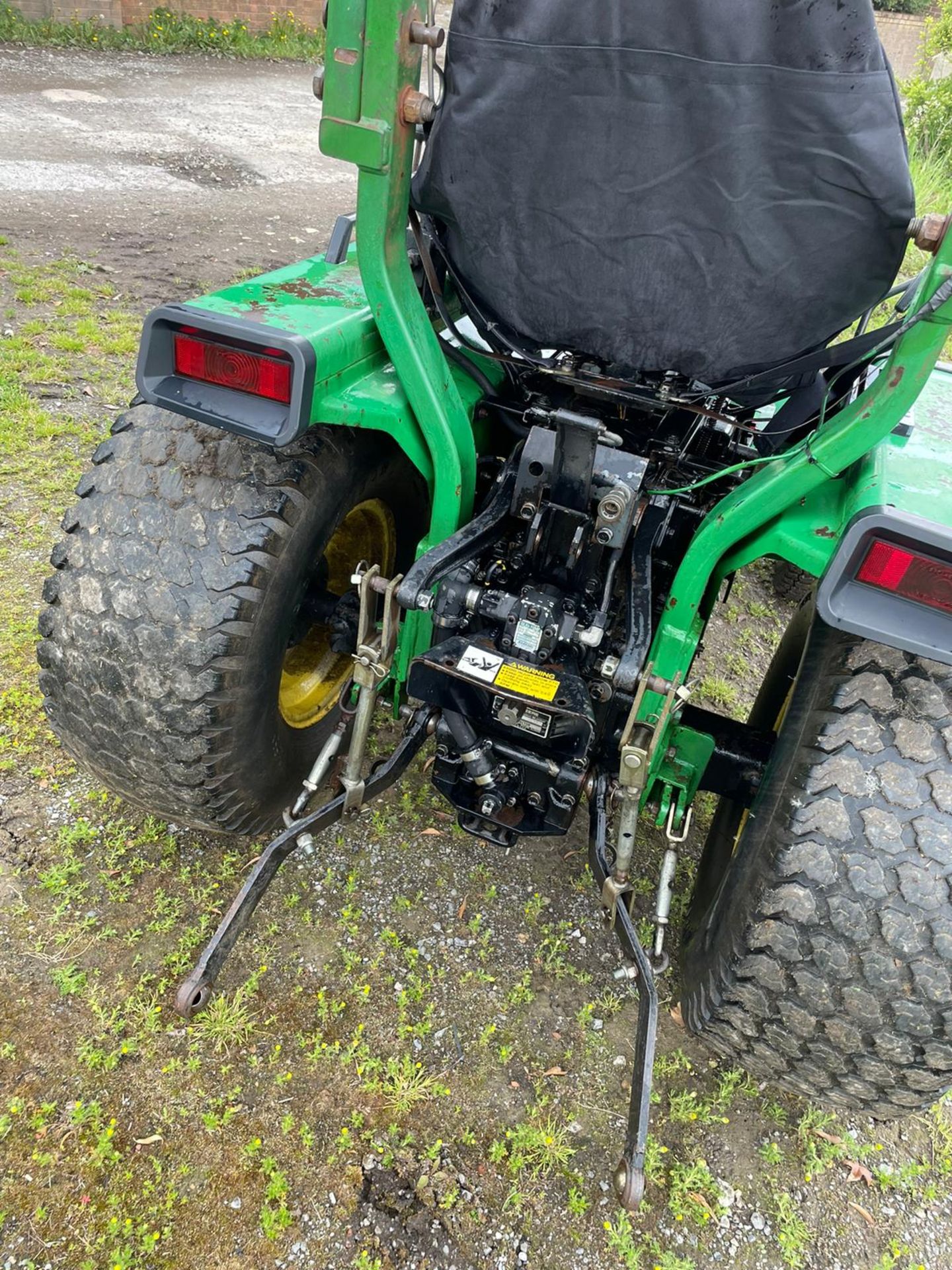 JOHN DEERE 755 COMPACT TRACTOR, SHOWING 3138 HOURS, PTO WORKS, RUNS AND DRIVES *PLUS VAT* - Image 7 of 8