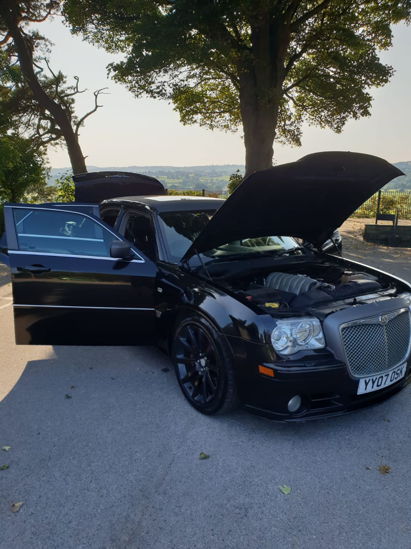 2007 CHRYSLER 300C SRT-8 AUTO BLACK 4 DOOR SALOON, 6.1 PETROL ENGINE, SHOWING 70K MILES *NO VAT* - Image 3 of 11