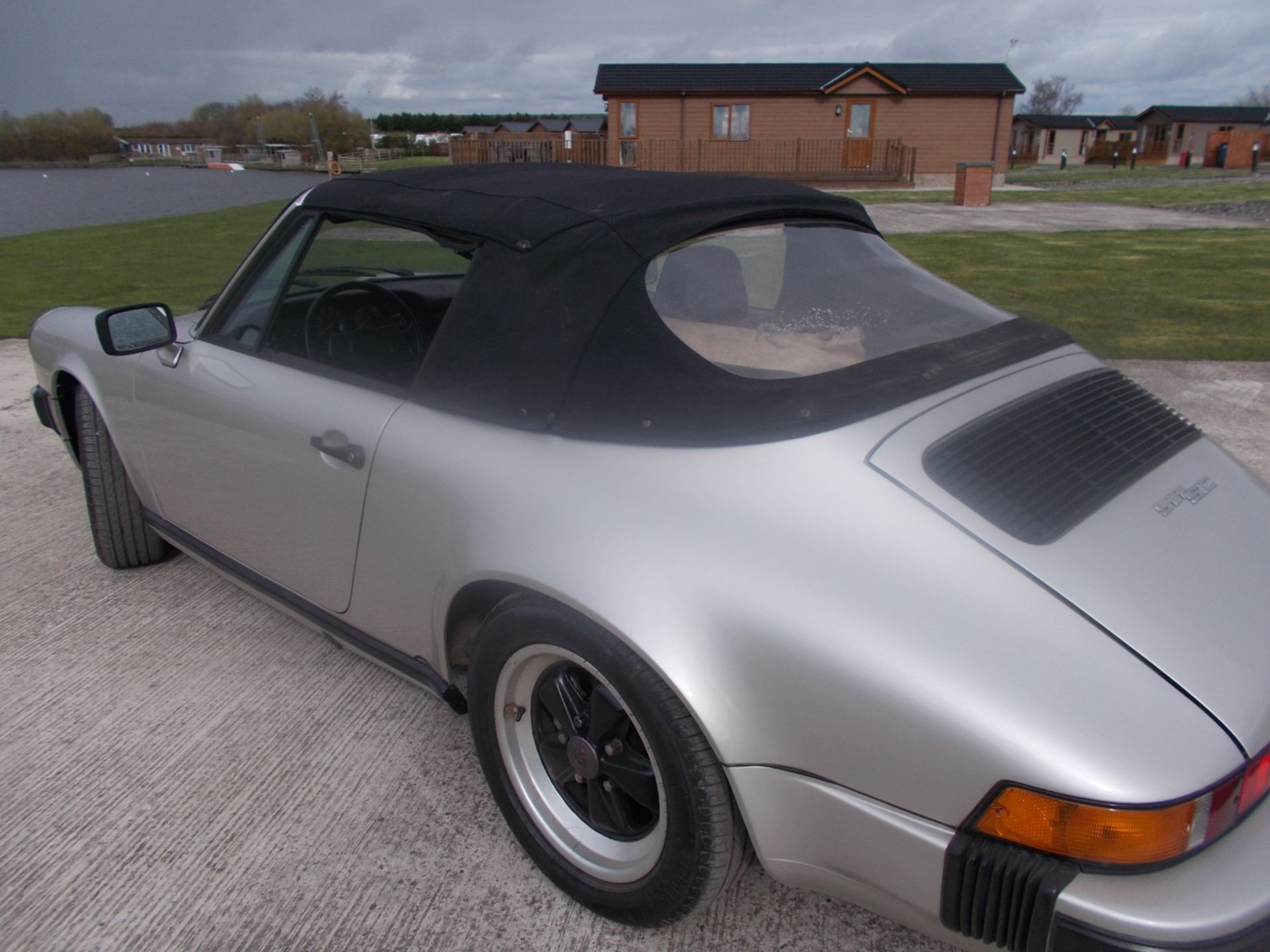 1983 (Y) PORSCHE 911SC CONVERTIBLE, 3.0 PETROL, 5 SPEED MANUAL, LEFT HAND DRIVE *NO VAT* - Image 9 of 41