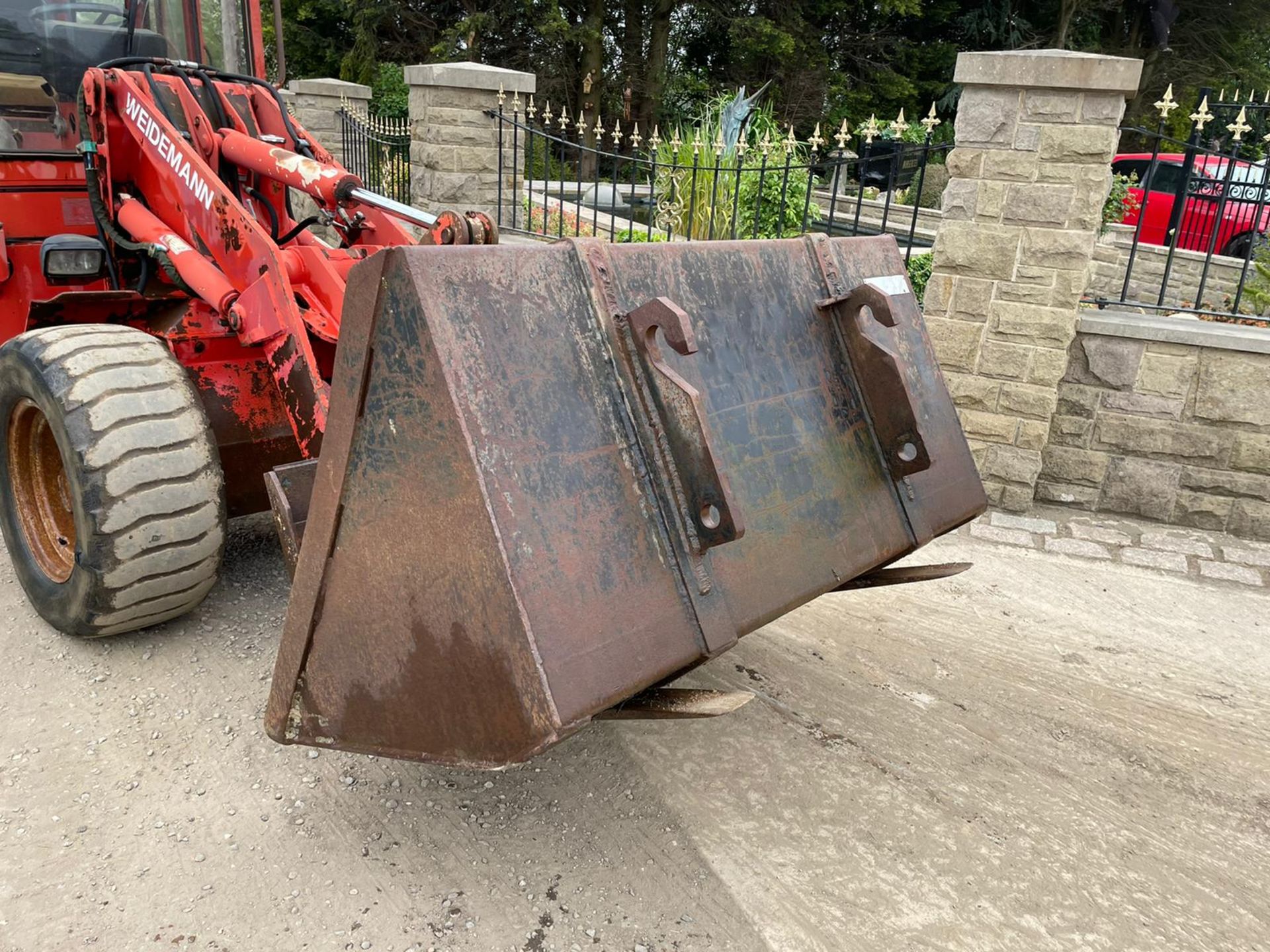 WEIDEMANN 2502 D/D ARTICULATED LOADING SHOVEL, RUNS DRIVES AND LIFTS, HYDRAULIC QUICK HITCH*PLUS VAT - Image 11 of 17