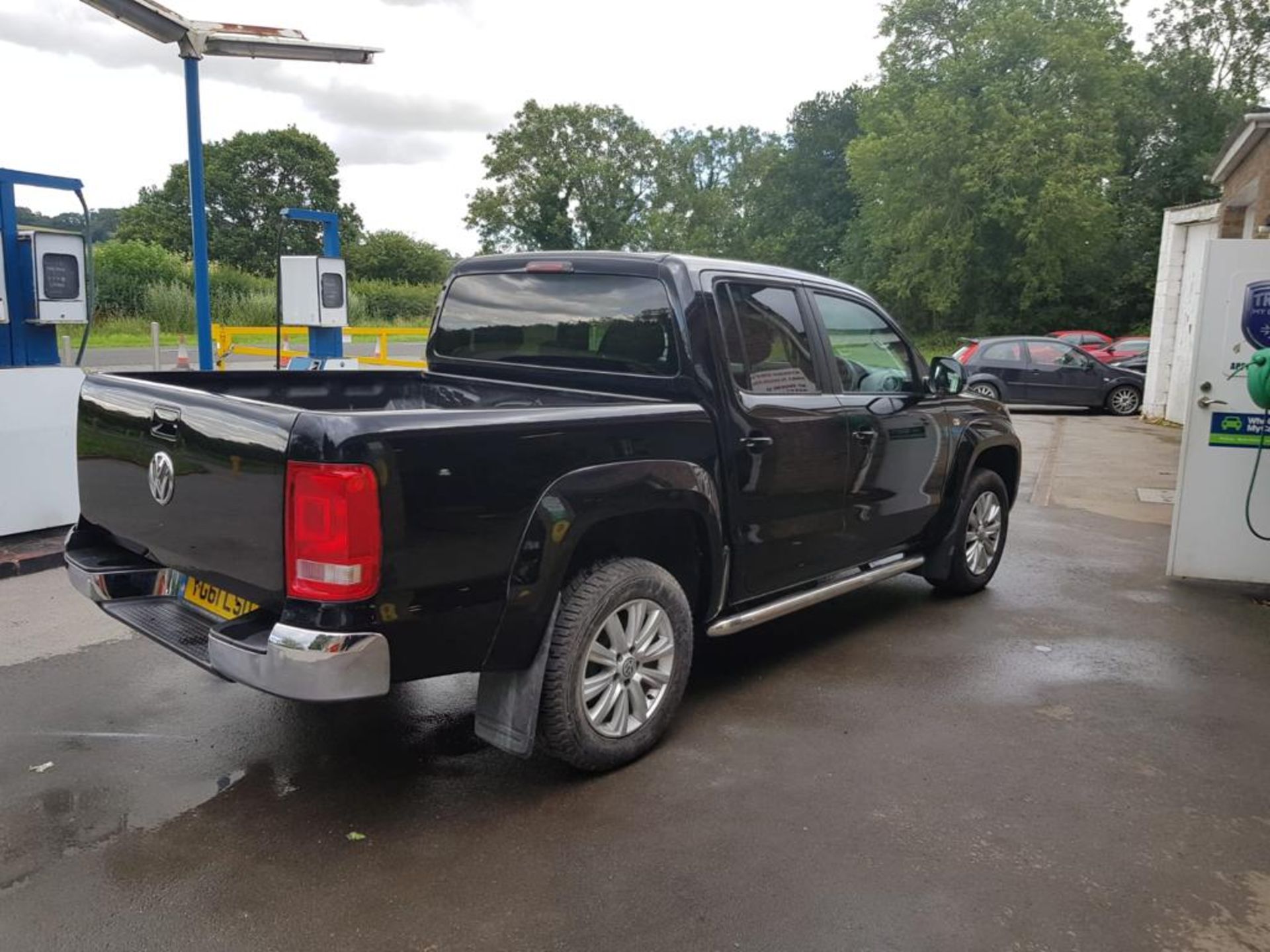 2012/61 REG VOLKSWAGEN AMAROK HIGHLINE 4MOTION DC 2.0 DIESEL BLACK PICK-UP, SHOWING 2 FORMER KEEPERS - Image 4 of 8