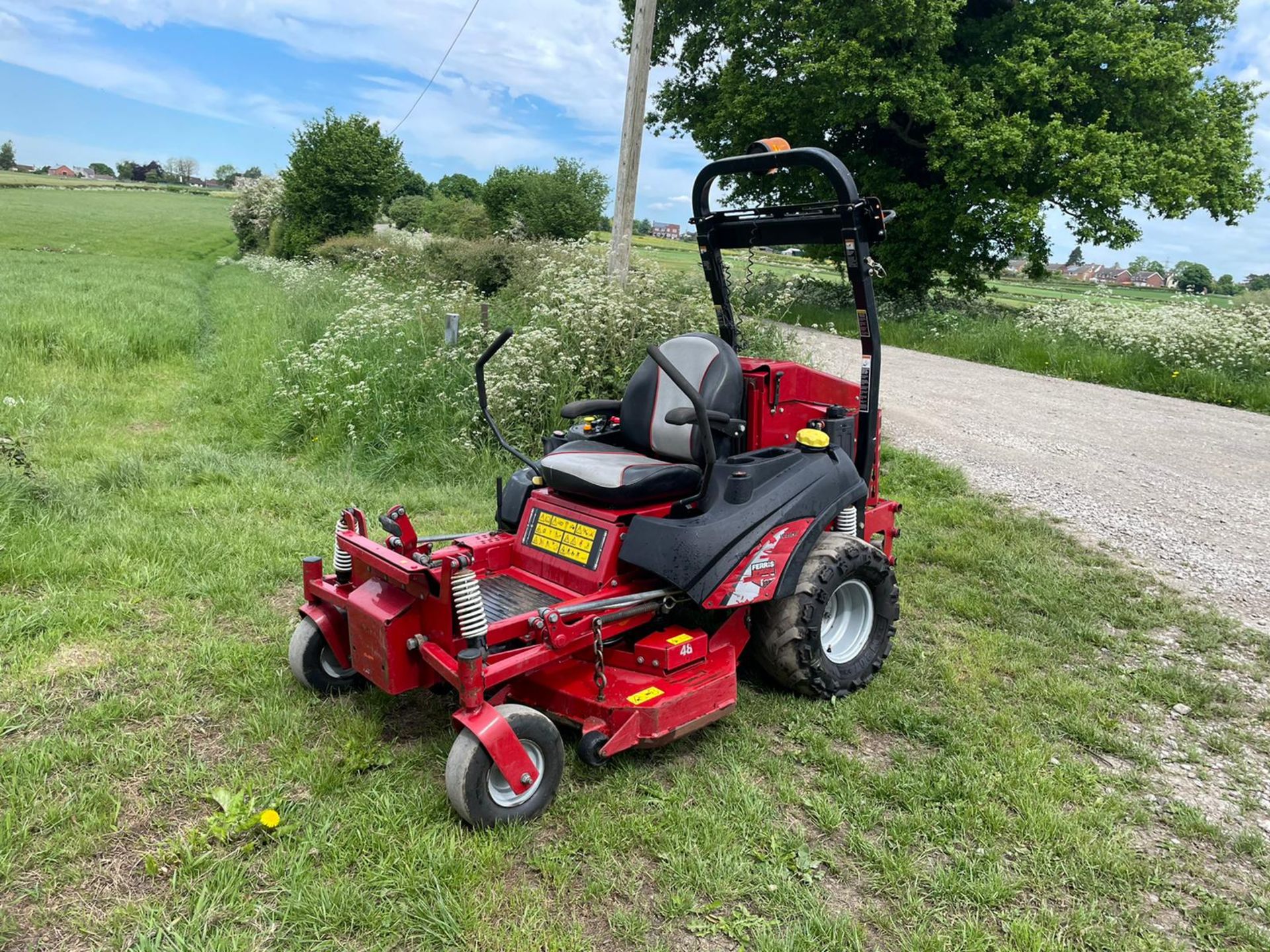 2012 FERRIS IS2500Z ZERO TURN MOWER, RUNS DRIVES AND CUTS, SHOWING A LOW 593 HOURS *PLUS VAT* - Image 2 of 8