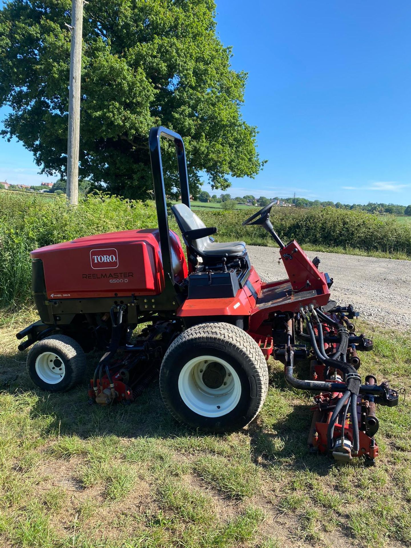 TORO REELMASTER 6500D RIDE ON LAWN MOWER, RUNS DRIVES AND CUTS, POWER STEERING *NO VAT* - Image 7 of 8