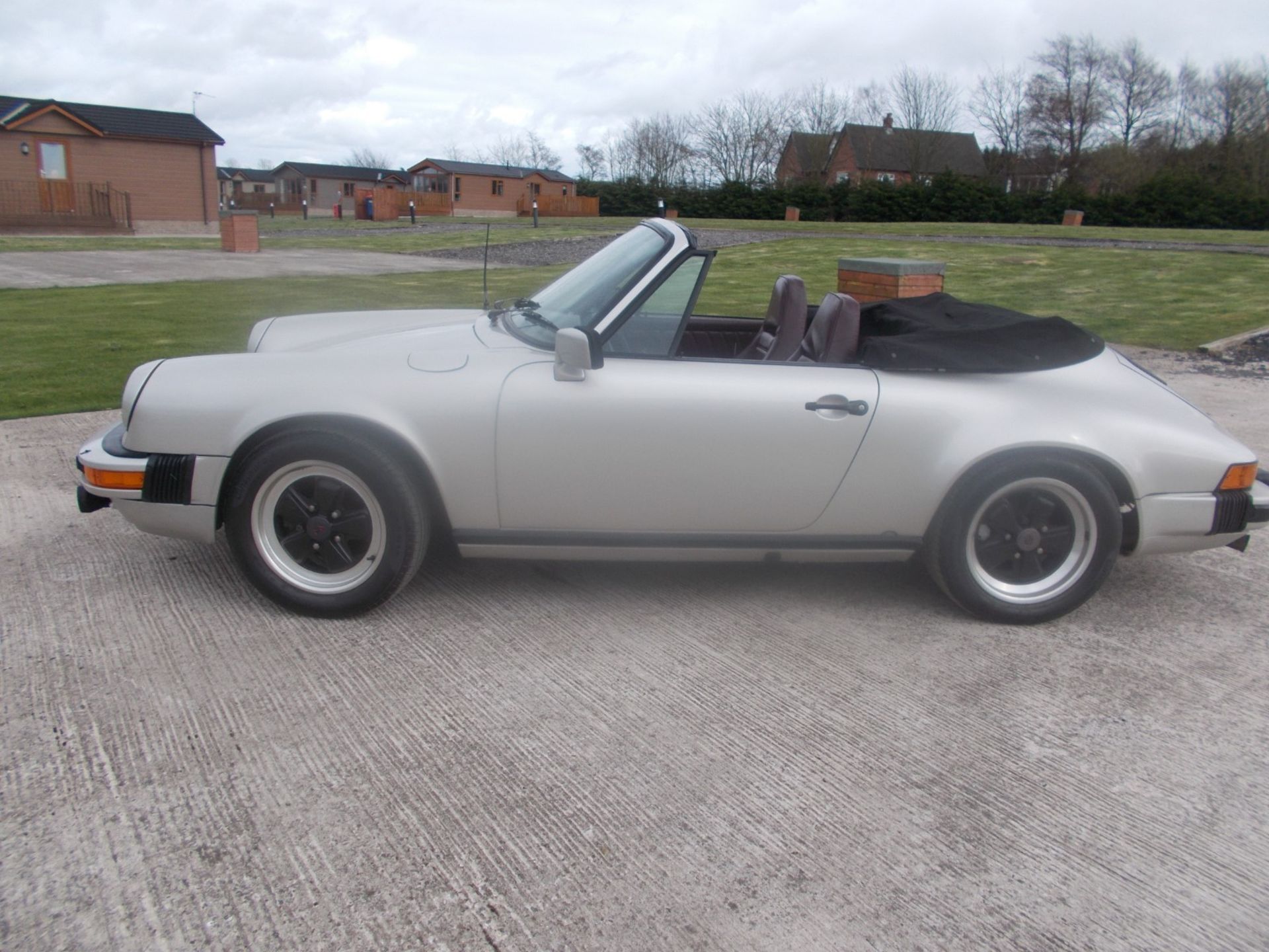 1983 (Y) PORSCHE 911SC CONVERTIBLE, 3.0 PETROL, 5 SPEED MANUAL, LEFT HAND DRIVE *NO VAT* - Image 11 of 41