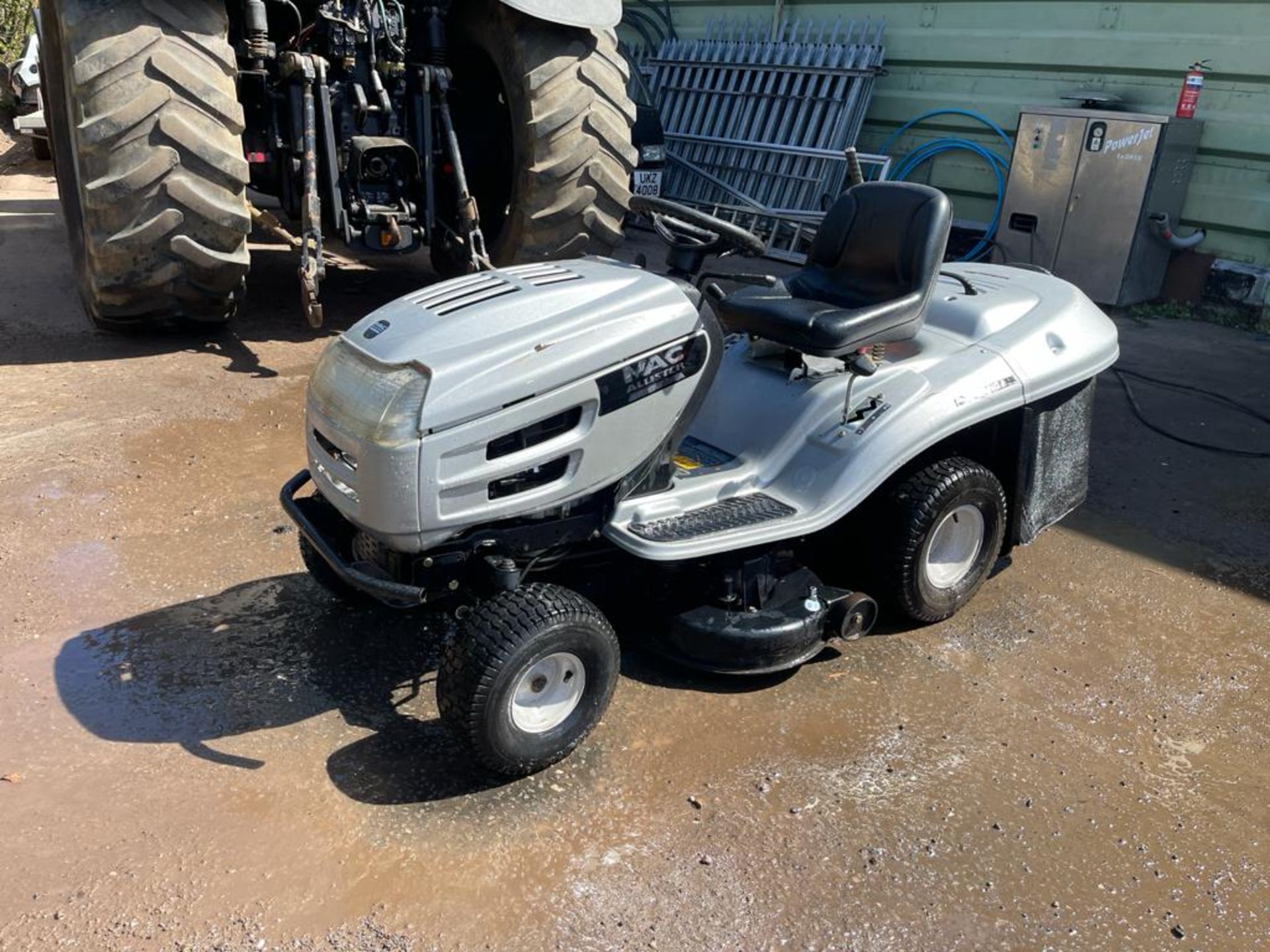 MAC ALLISTER P/X RIDE ON MOWER JE150/92A, STARTS DRIVES AND CUTS *NO VAT* - Image 2 of 12