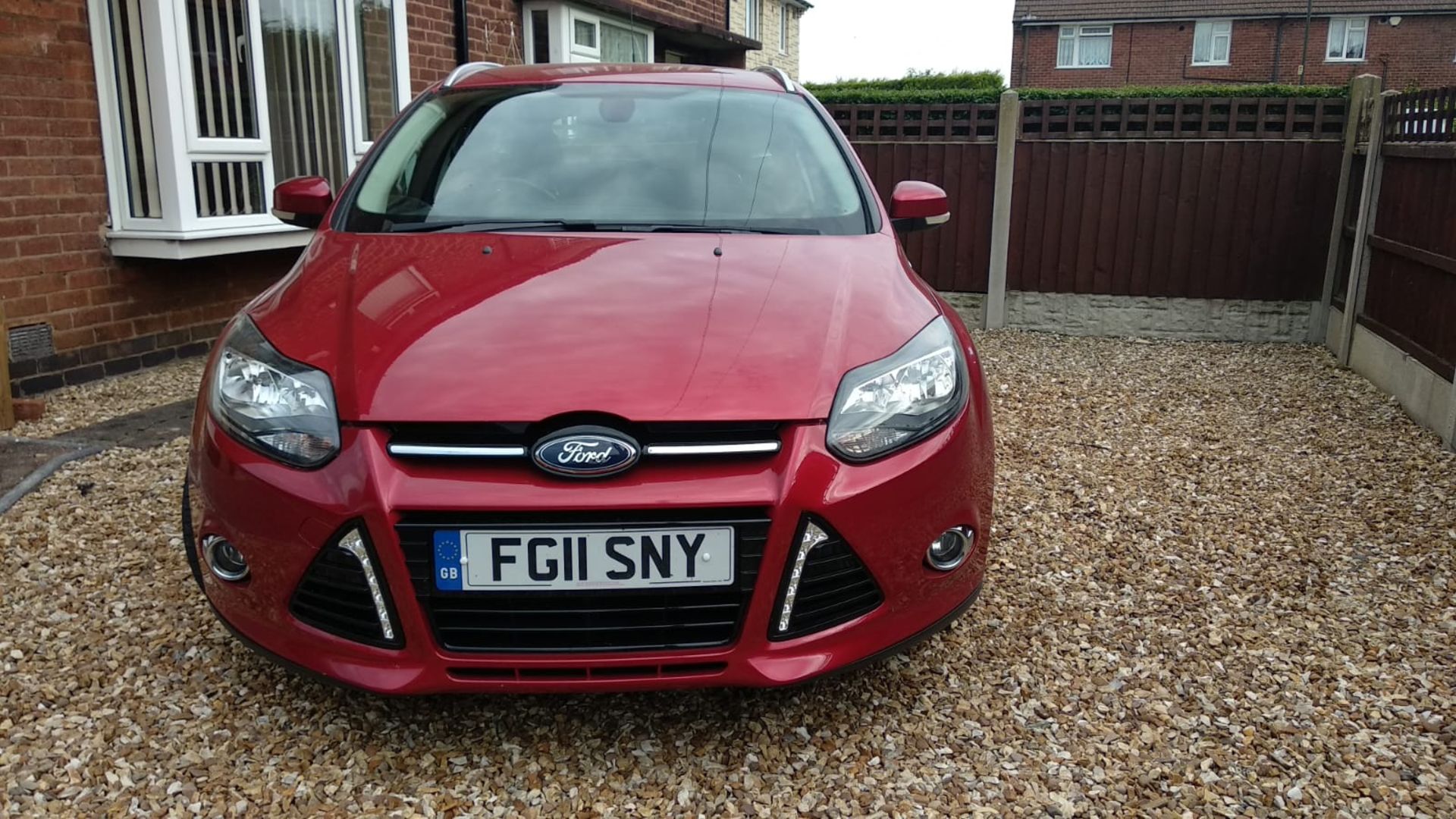 2011 FORD FOCUS TITANIUM TDCI RED ESTATE, 1560cc DIESEL ENGINE, SERVICE HISTORY *NO VAT* - Image 2 of 12