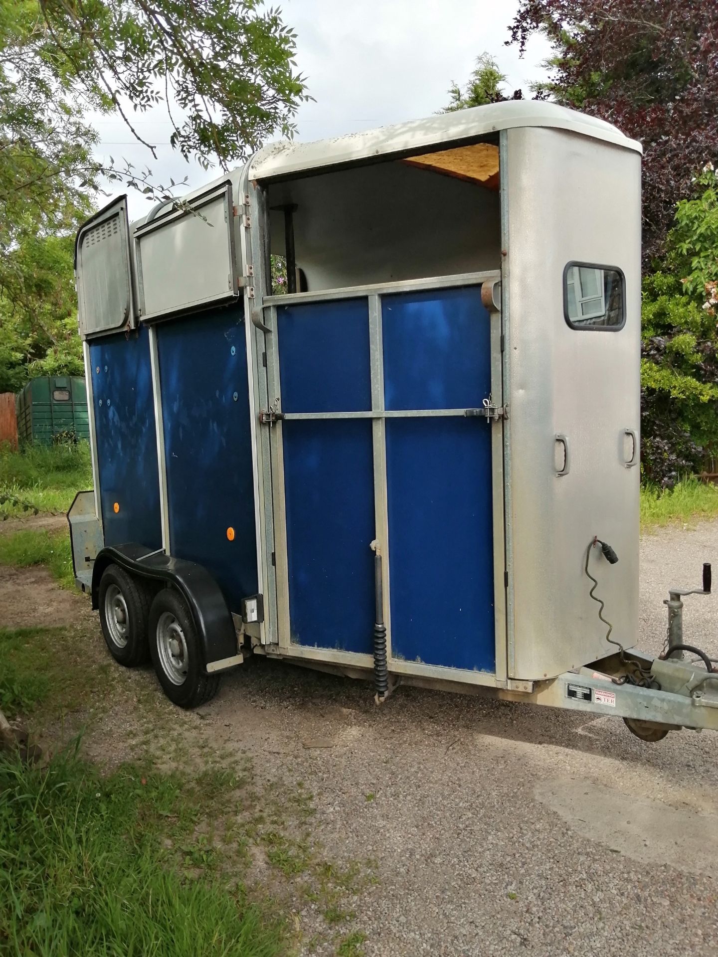 IFOR WILLIAMS 505 TWO HORSE TRAILER, USED CONDITION, RELIABLE AND FUNCTIONS AS INTENDED *NO VAT*