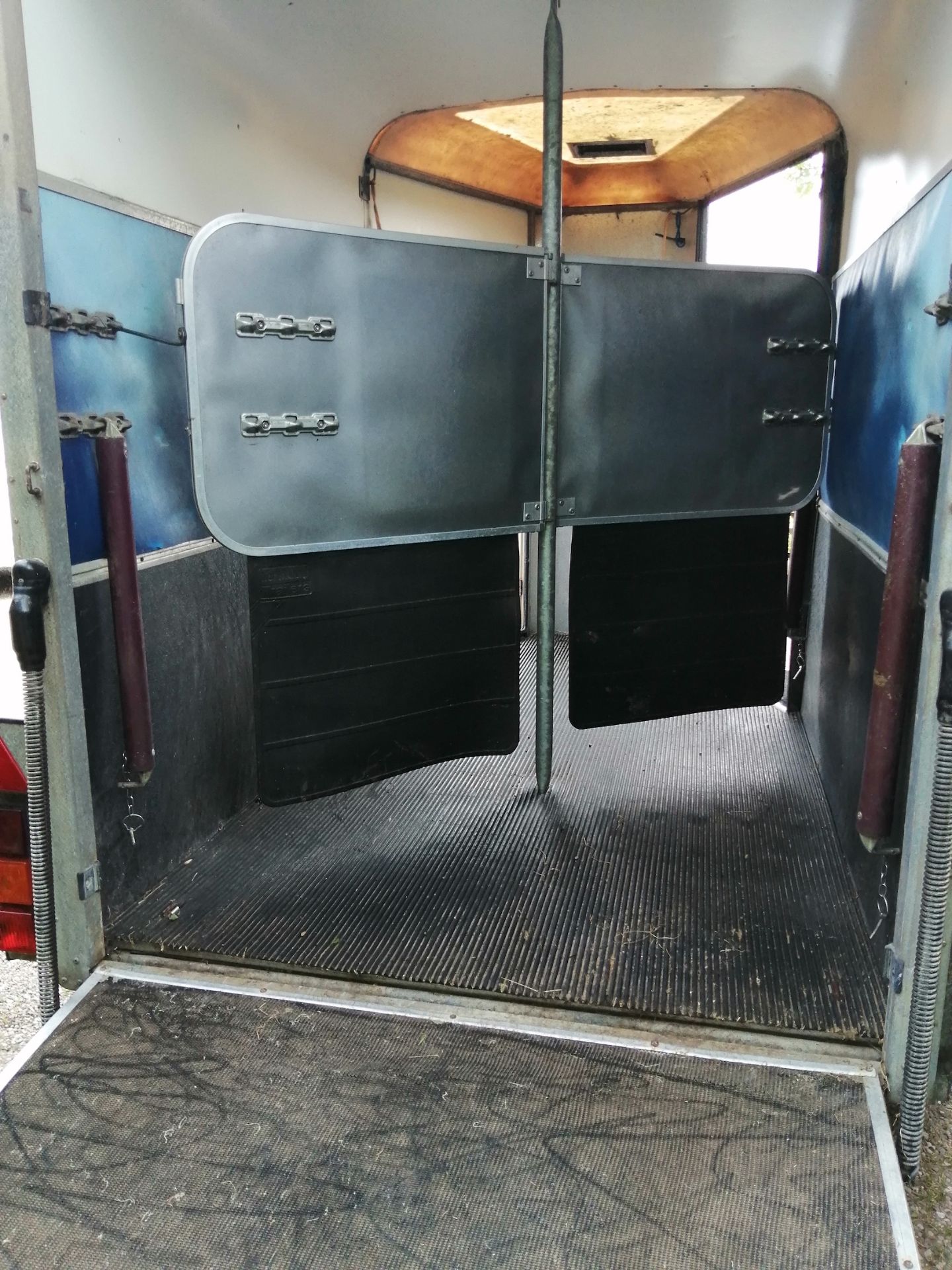 IFOR WILLIAMS 505 TWO HORSE TRAILER, USED CONDITION, RELIABLE AND FUNCTIONS AS INTENDED *NO VAT* - Image 10 of 11
