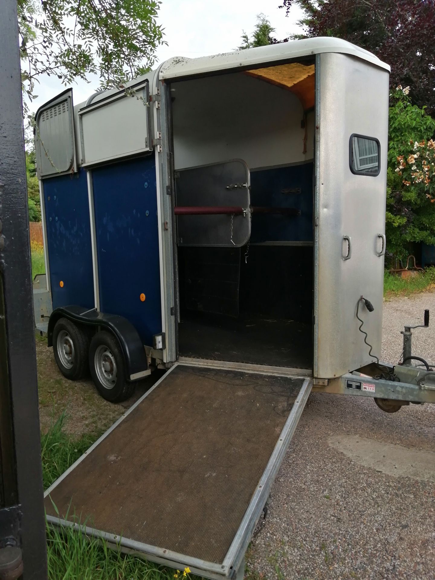 IFOR WILLIAMS 505 TWO HORSE TRAILER, USED CONDITION, RELIABLE AND FUNCTIONS AS INTENDED *NO VAT* - Image 5 of 11
