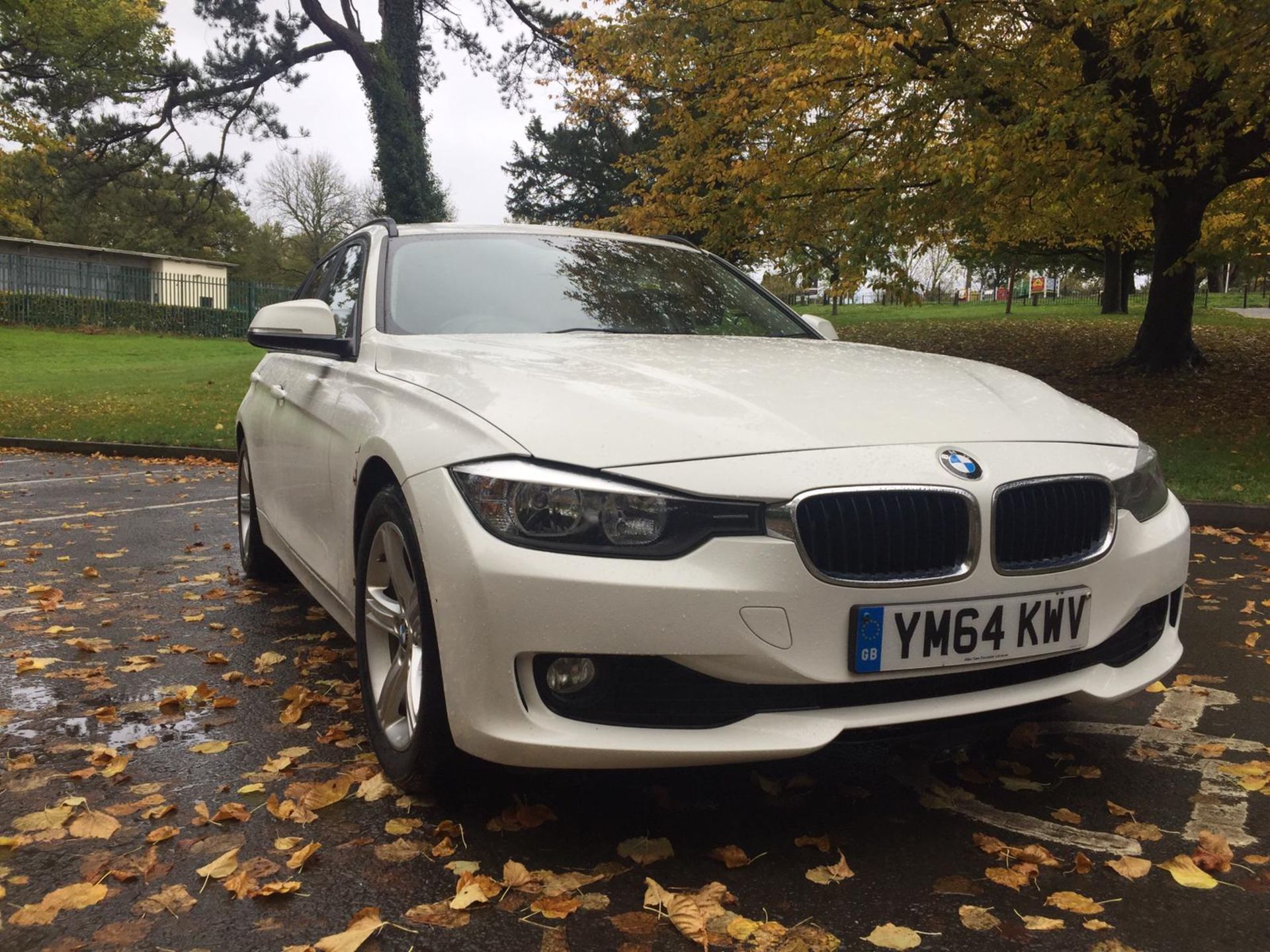 2015/64 REG BMW 316D SE AUTOMATIC 2.0 DIESEL WHITE ESTATE, SHOWING 1 FORMER KEEPER *NO VAT*