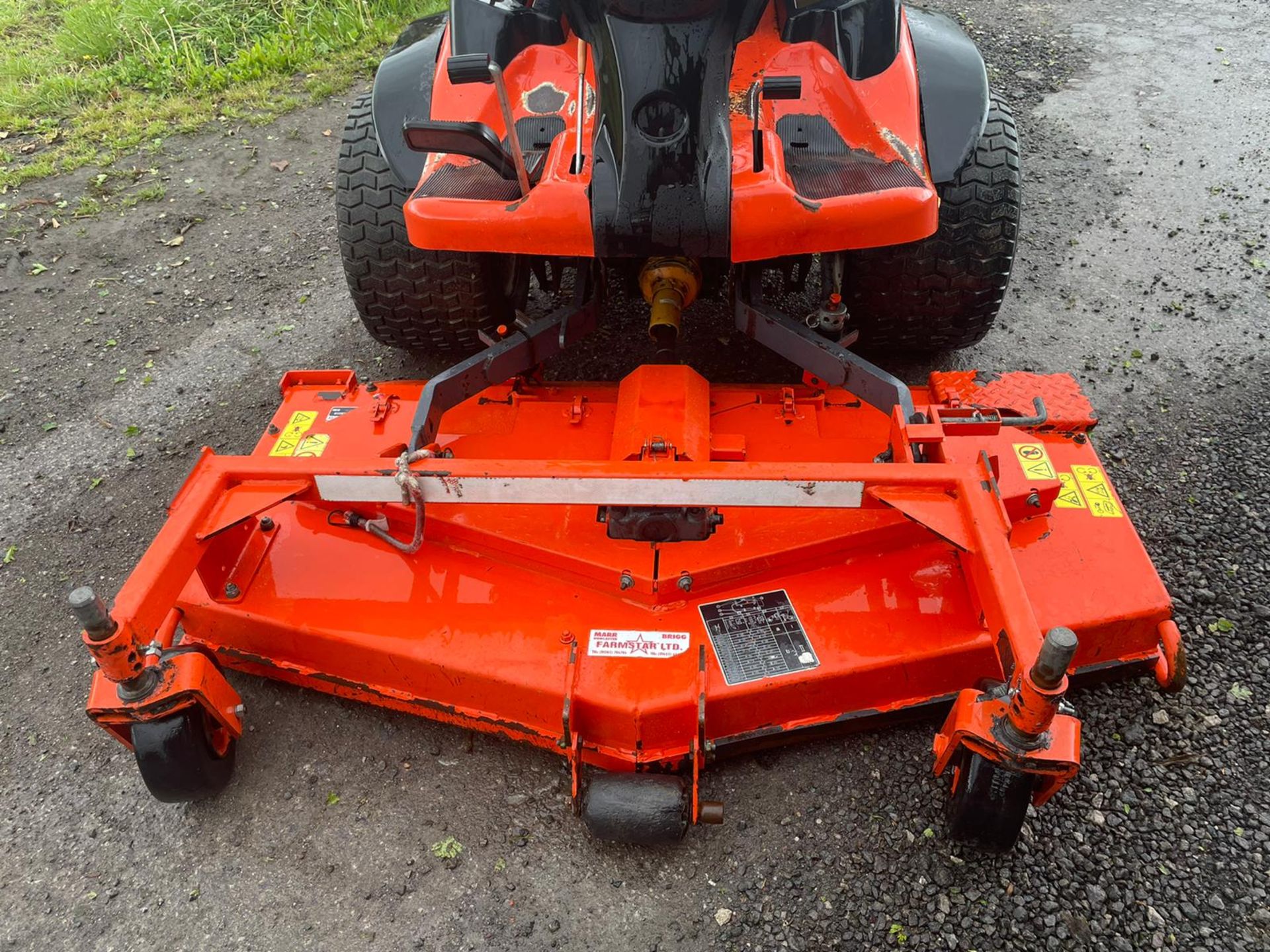 2014 KUBOTA F3890 RIDE ON MOWER, RUNS DRIVES AND CUTS, SHOWING A LOW 1772 HOURS *PLUS VAT* - Image 6 of 7