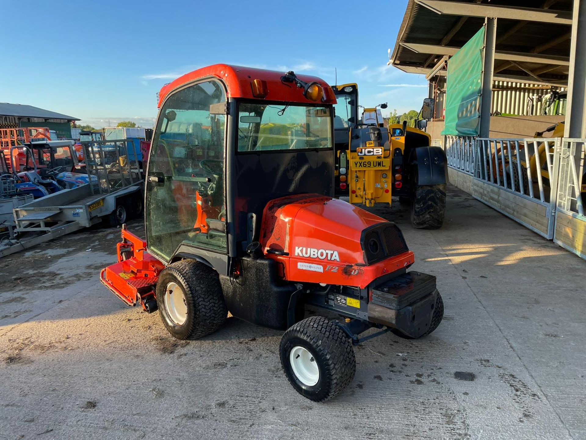 2007 KUBOTA F2880 RIDE ON MOWER, RUNS DRIVES AND CUTS, FULLY GLASS CAB, HYDROSTATIC *PLUS VAT* - Image 5 of 6