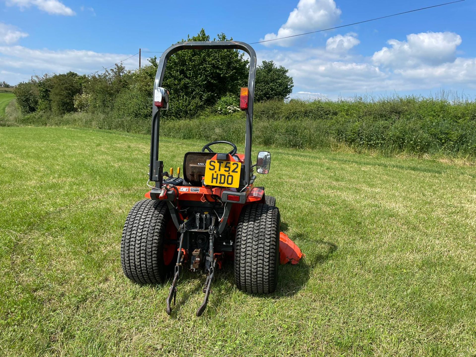 2003/52 KUBOTA B1700 COMPACT TRACTOR WITH UNDERSLUNG DECK, SHOWING 884 HOURS! *PLUS VAT* - Image 6 of 10