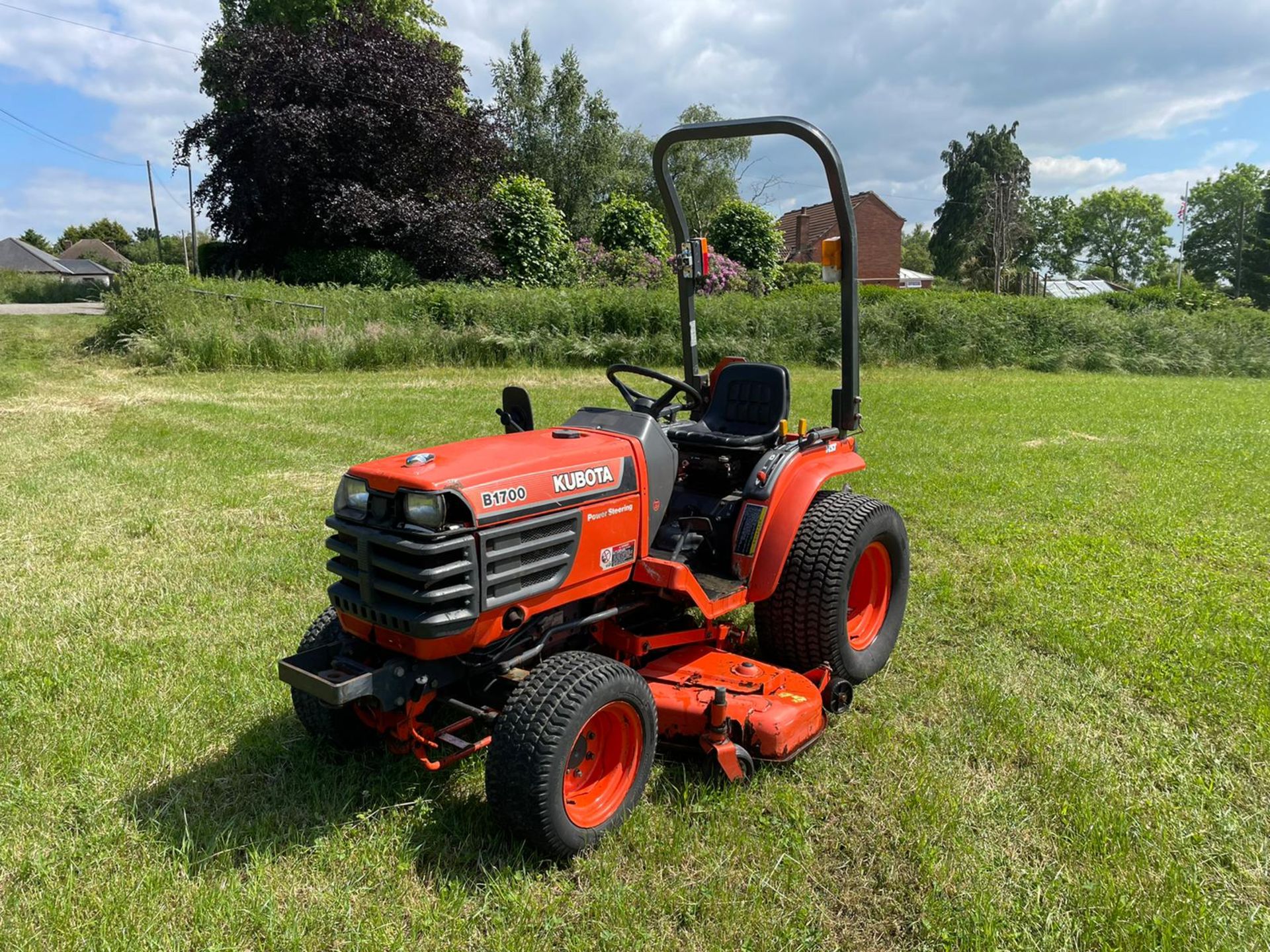 2003/52 KUBOTA B1700 COMPACT TRACTOR WITH UNDERSLUNG DECK, SHOWING 884 HOURS! *PLUS VAT* - Image 2 of 10