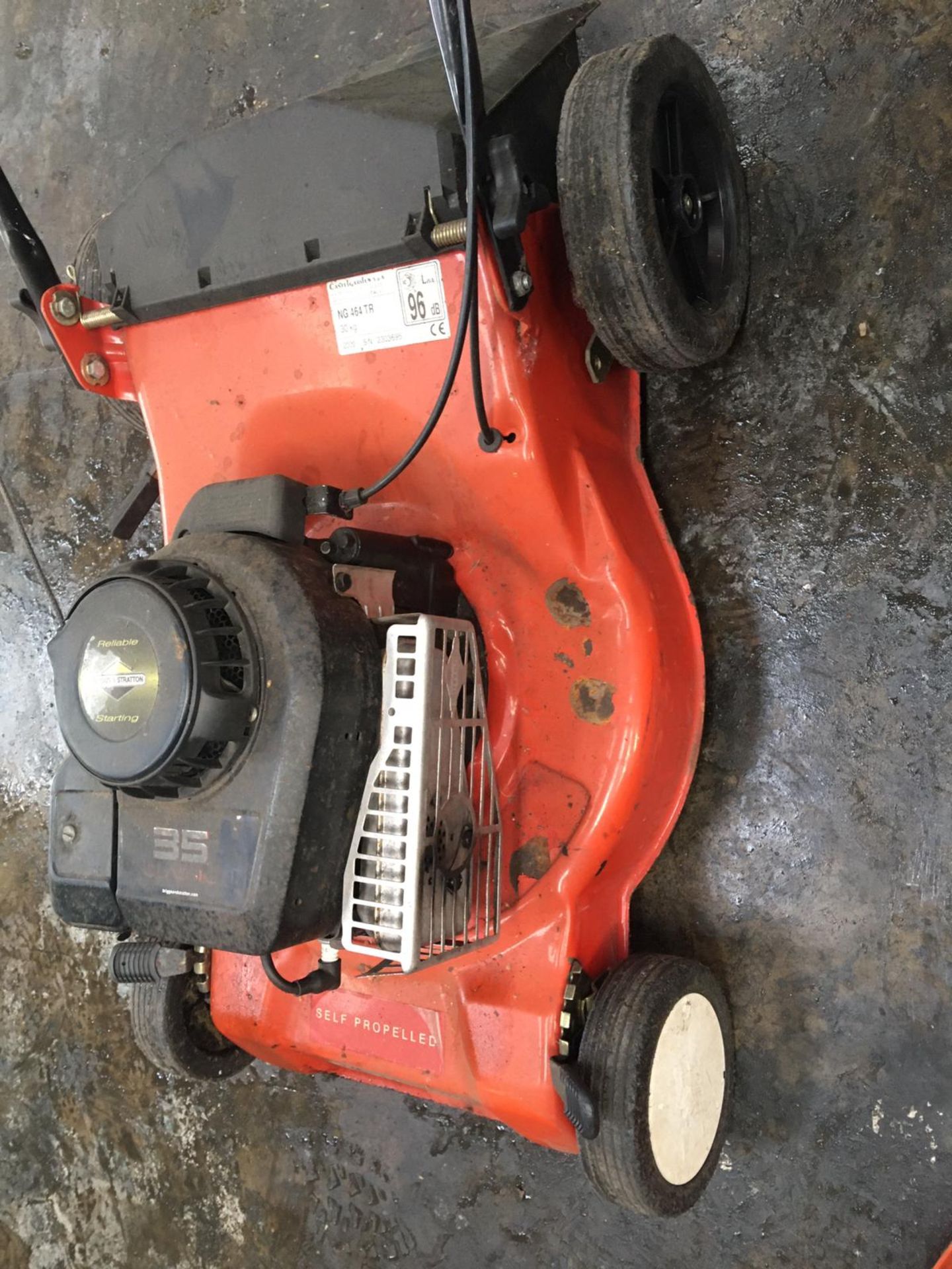 CASTLEGARDEN NG 464 TR 30KG 2002 MOWER & FLYMO L470 50.5CM 15 KG BOTH UNTESTED *NO VAT* - Image 6 of 10