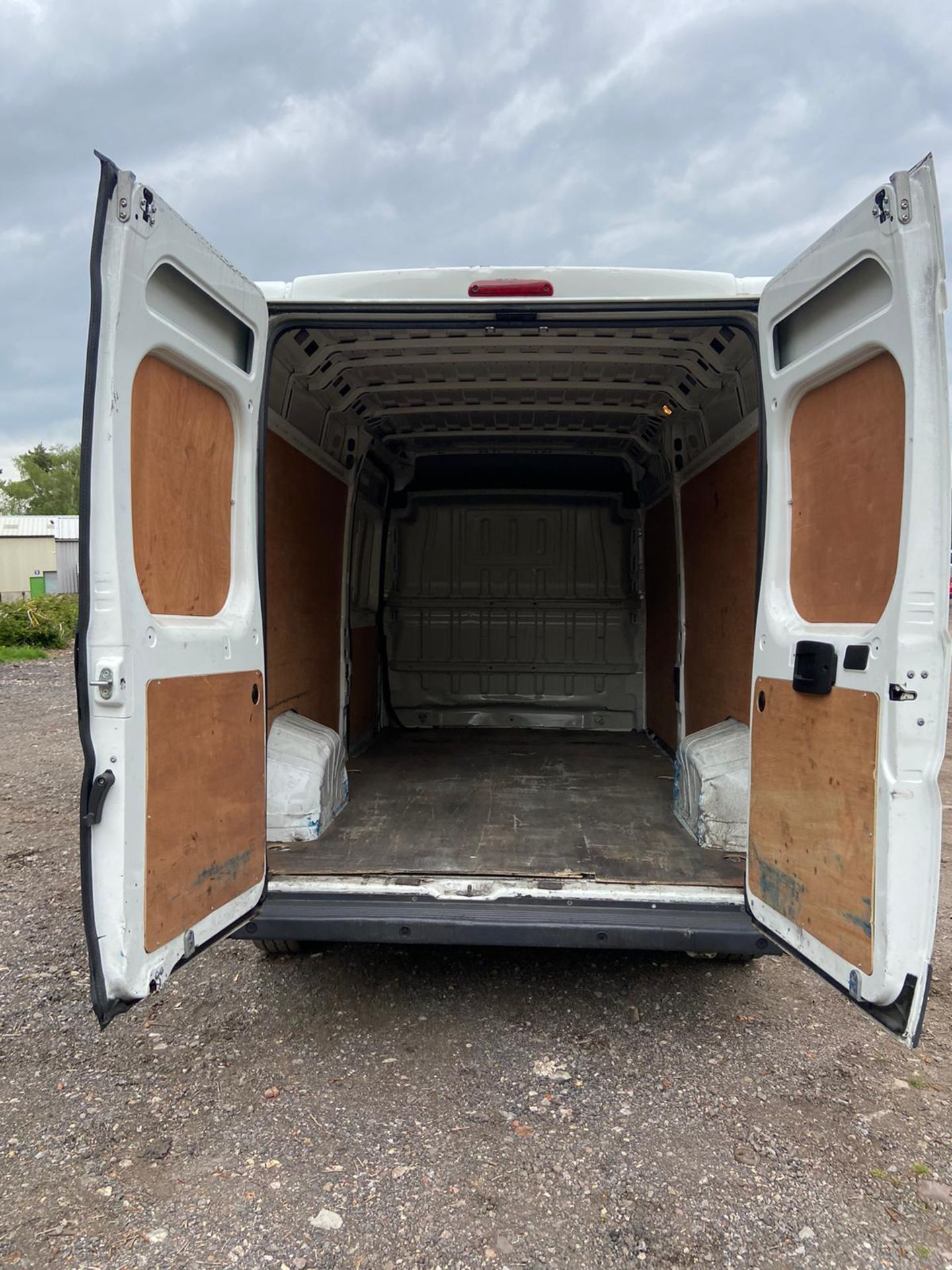 2017 CITROEN RELAY 35 L3H2 EPRISE BLUEHDI WHITE PANEL VAN, 97K MILES, 2.0 DIESEL ENGINE *PLUS VAT* - Image 9 of 12