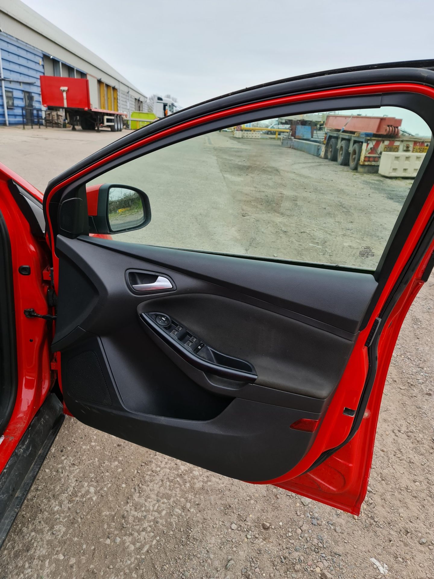 2012 FORD FOCUS ZETEC TDCI, RED, 5 DOOR HATCHBACK, 1.6 DIESEL ENGINE *NO VAT* - Image 26 of 31