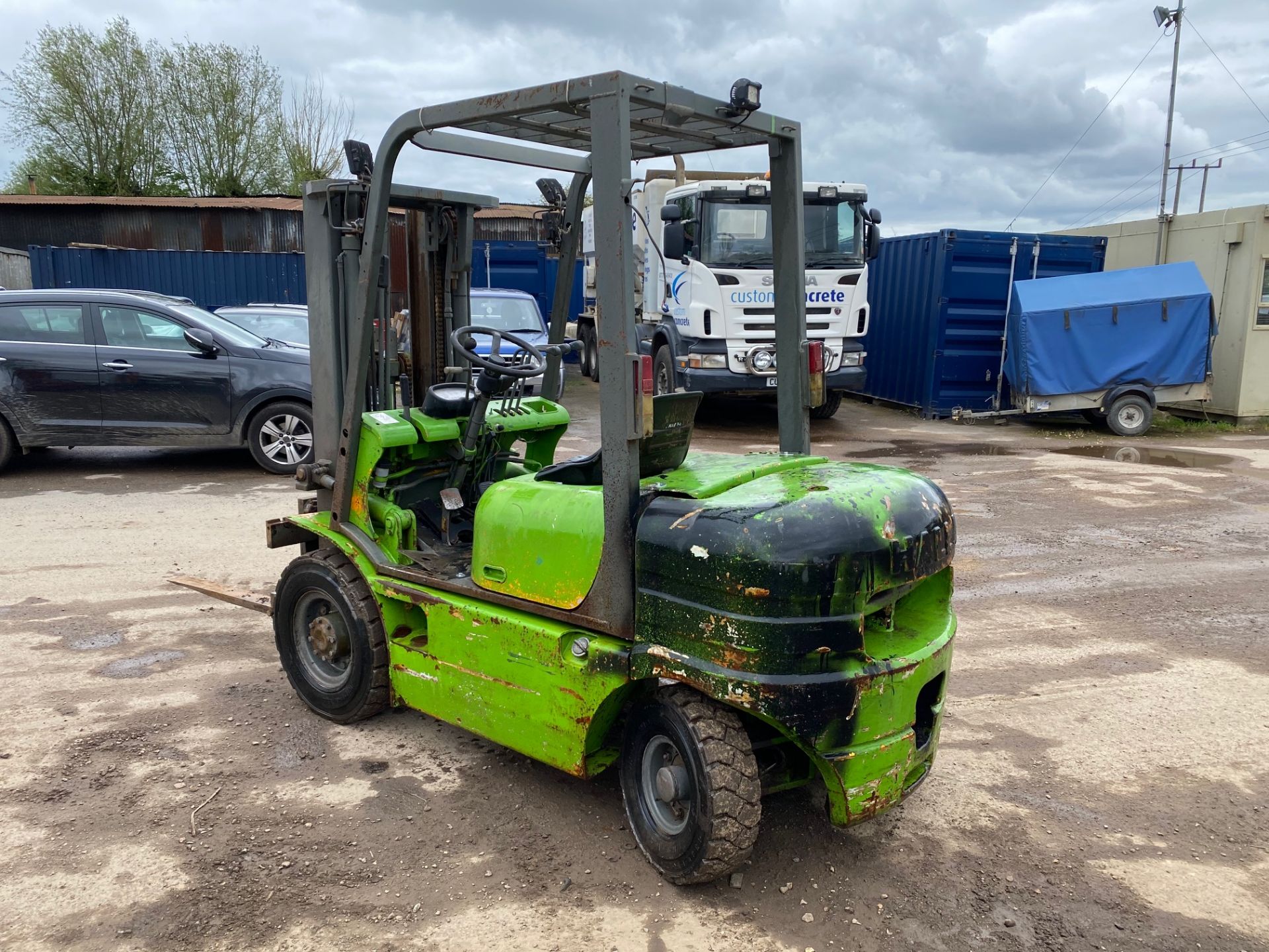 98 HALLA 2.5 TON DIESEL FORKLIFT, ISUZU ENGINE, STARTS AND RUNS AS IT SHOULD *PLUS VAT* - Image 4 of 6