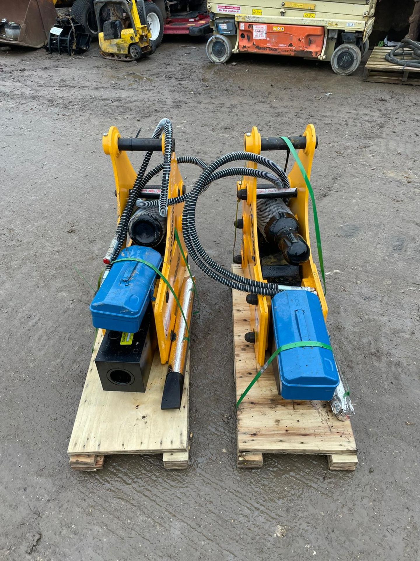 BRAND NEW AND UNUSED HANMEN HMB680 BREAKER, SUITABLE FOR 5-8 TON EXCAVATOR *PLUS VAT* - Image 6 of 6