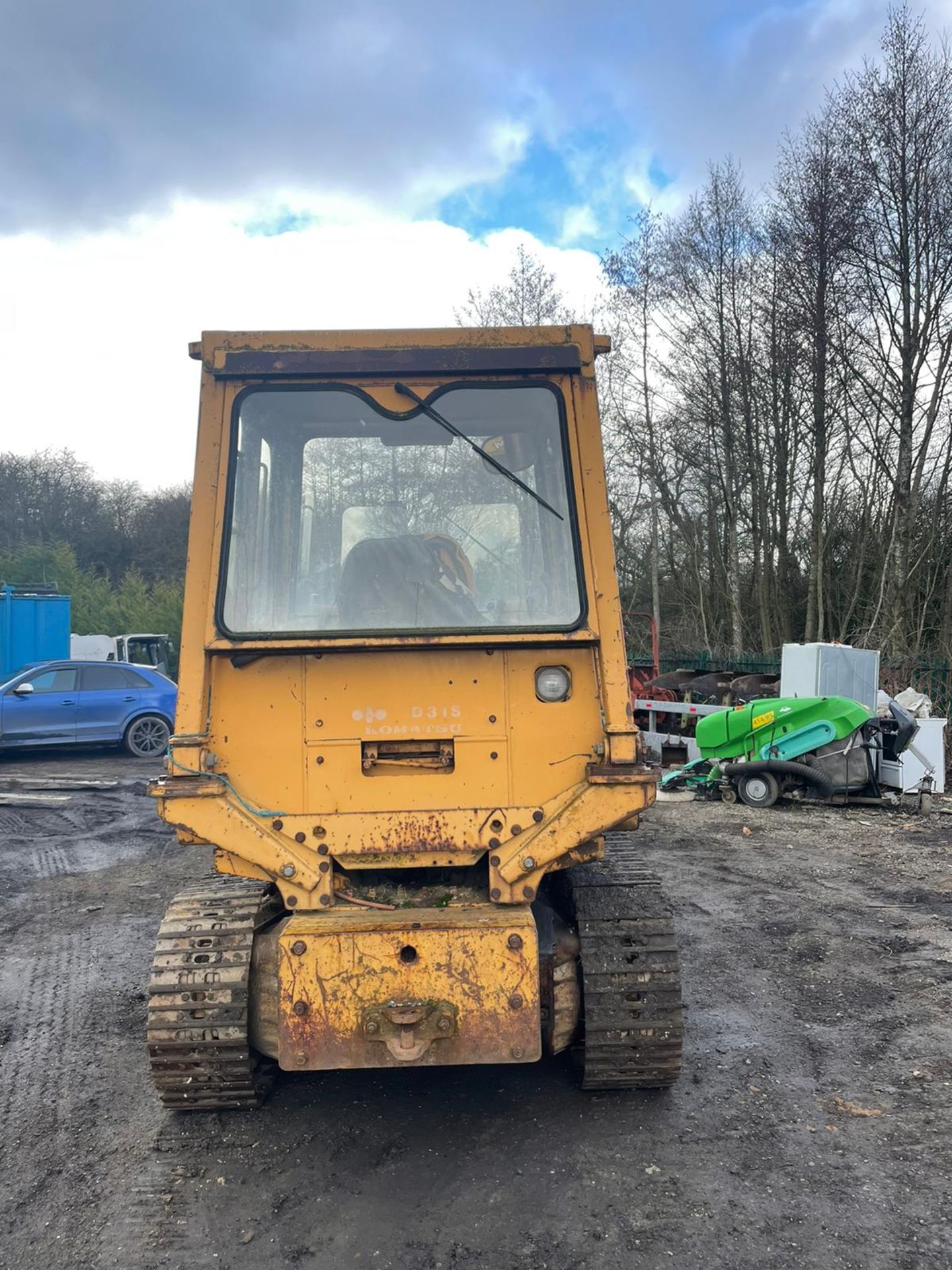 KOMATSU D31S DOZER, RUNS AND WORKS, 4 IN 1 BUCKET *PLUS VAT* - Image 3 of 7