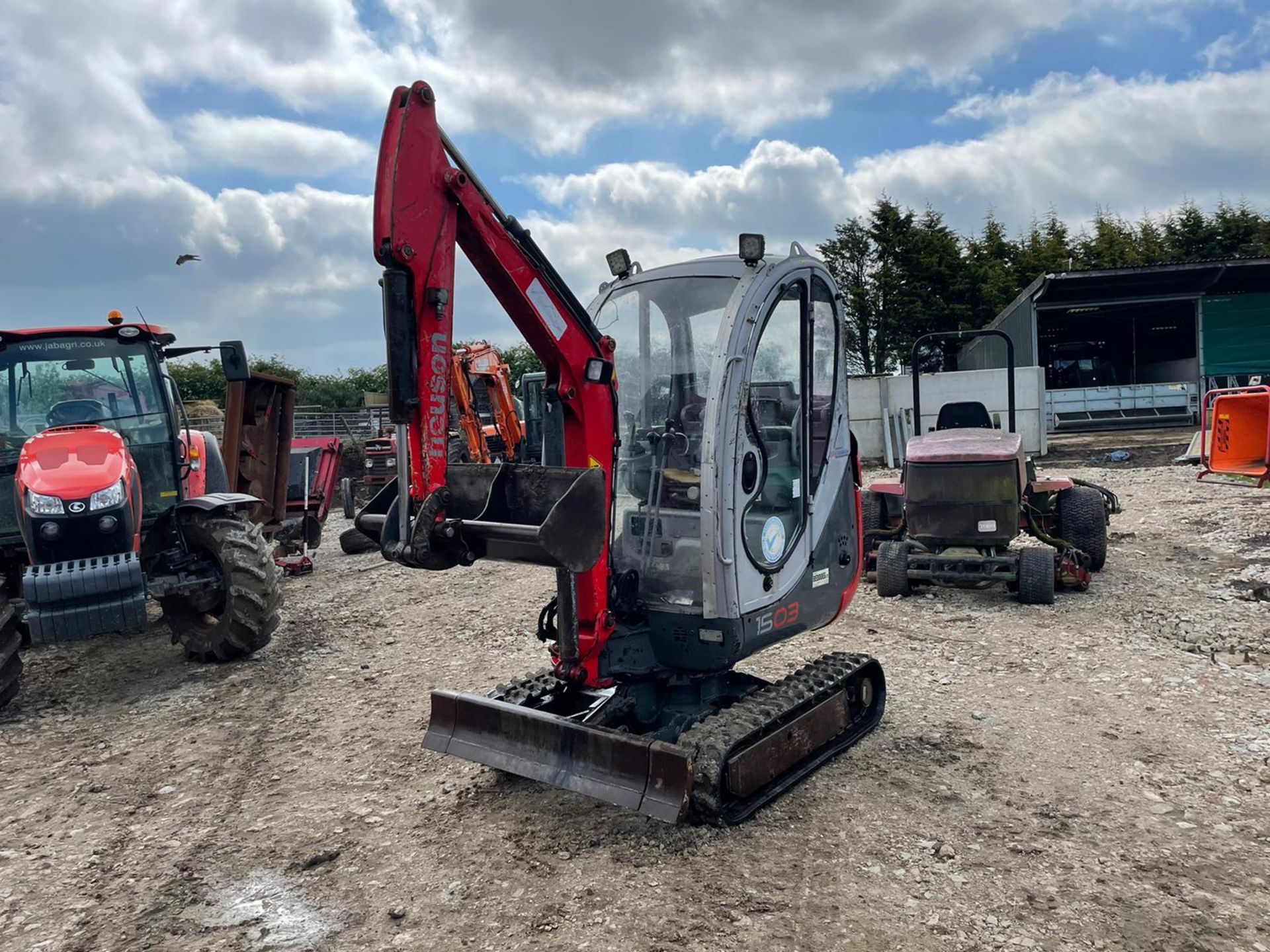 2004 WACKER NEUSON 1503 MINI DIGGER / EXCAVATOR, SHOWING 3621 HOURS, FULLY GLASS CAB *PLUS VAT* - Image 2 of 13