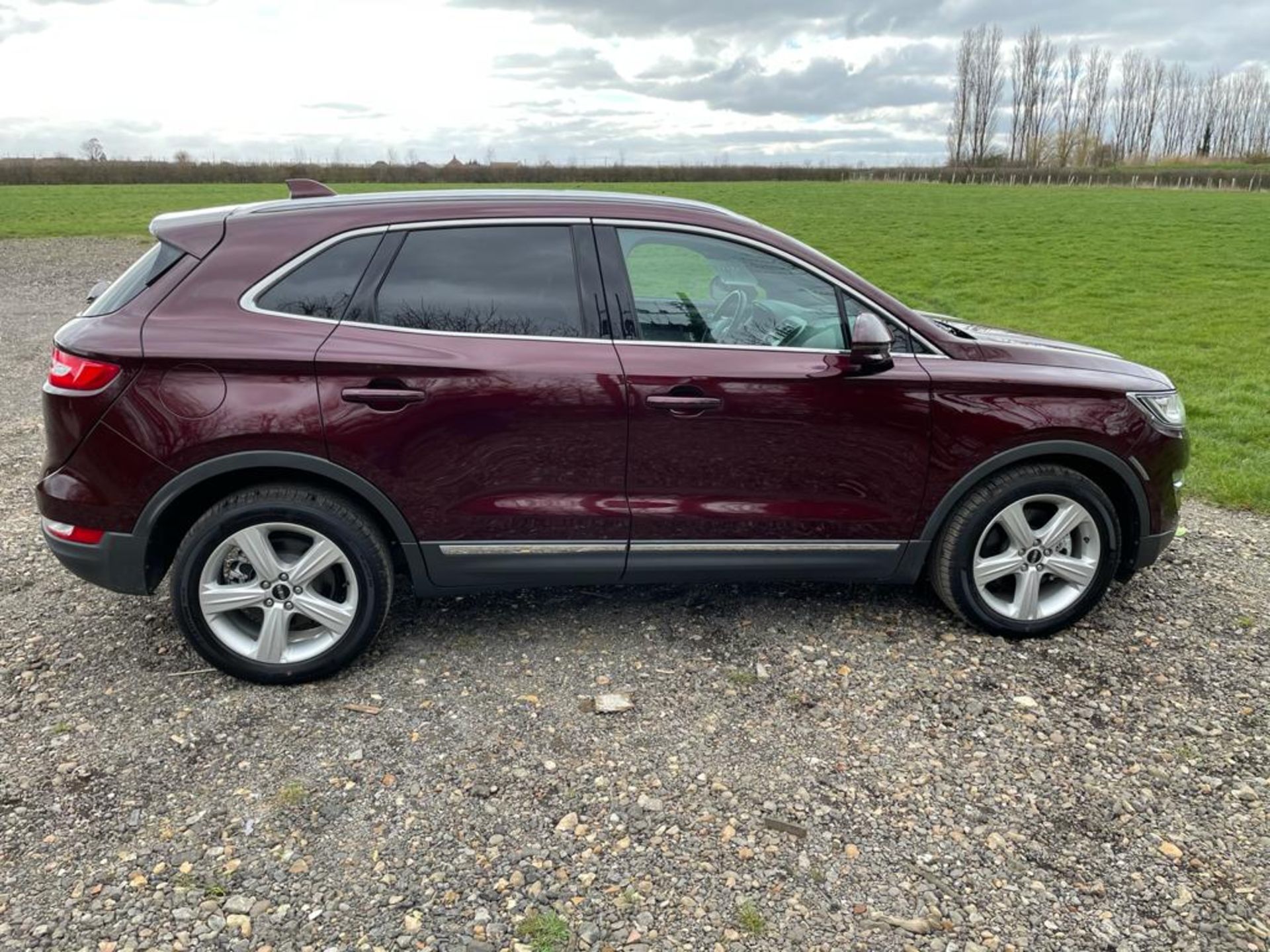 69 PLATE, PRE-REGISTERED 2017MY, LINCOLN MKC PREMIER 2.0L TURBO PETROL ECOBOOST (200bhp) AUTOMATIC - Image 8 of 14