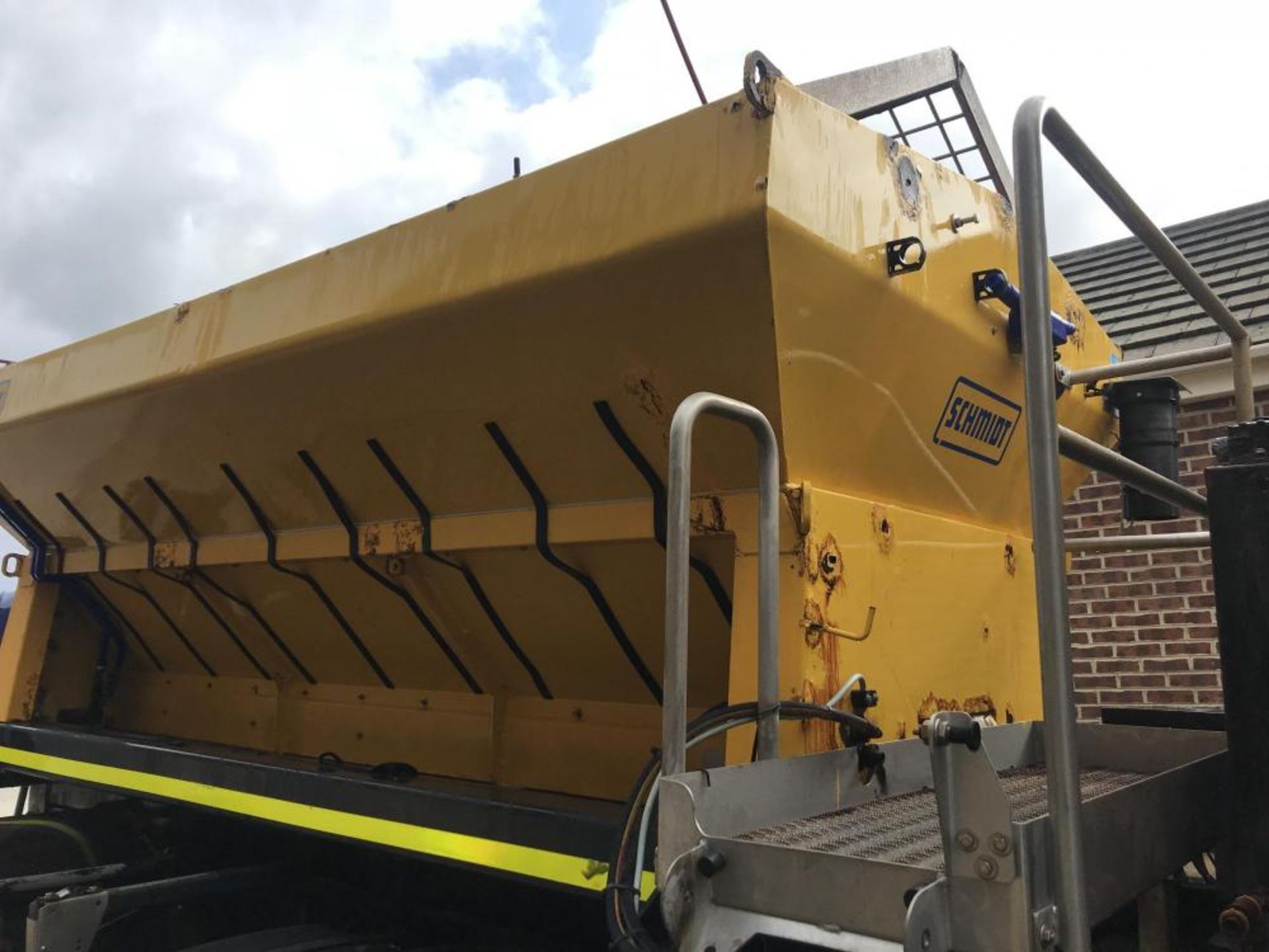 2007 (57) MERCEDES-BENZ AXOR 1824 18 TON GRITTER, SCHMIDT BODY SNOW PLOUGH, *PLUS VAT* - Image 16 of 17