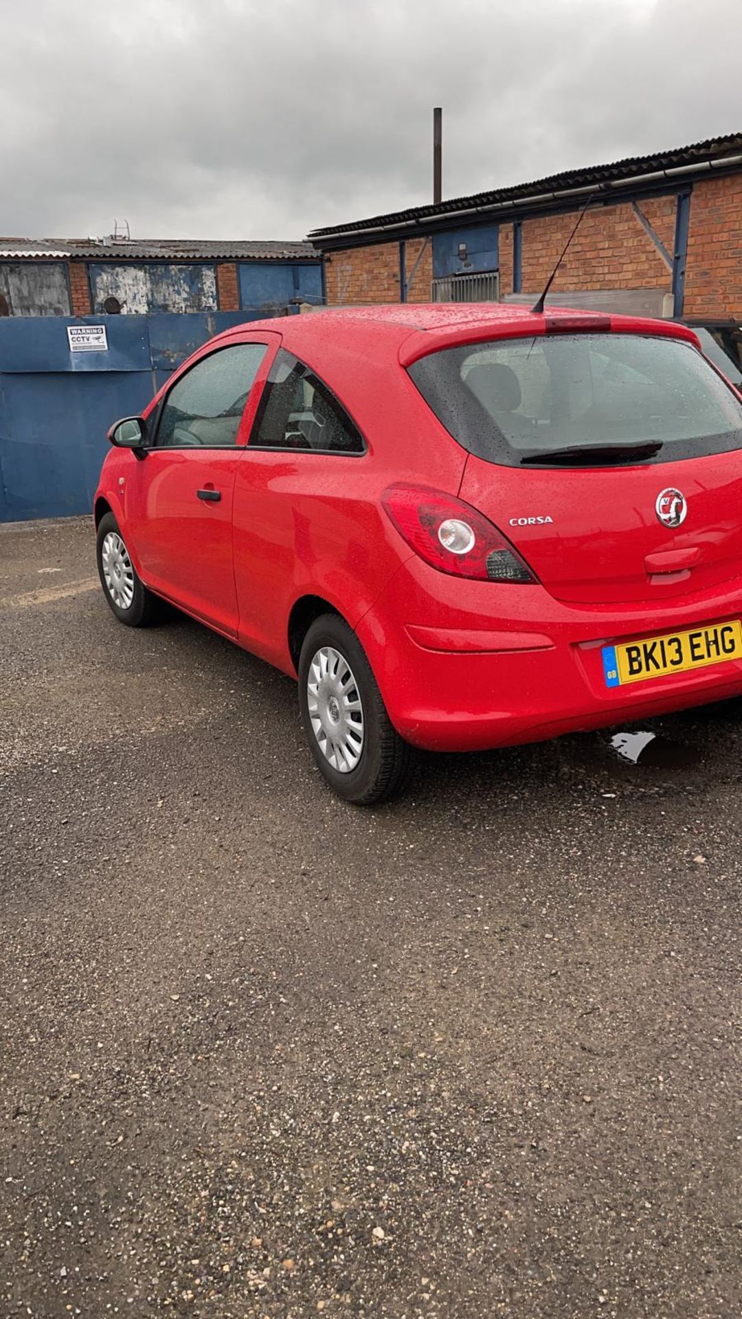 2013 VAUXHALL CORSA S ECOFLEX RED 3 DOOR HATCHBACK, 1.0 PETROL ENGINE, 33,852 MILES *NO VAT* - Image 7 of 10