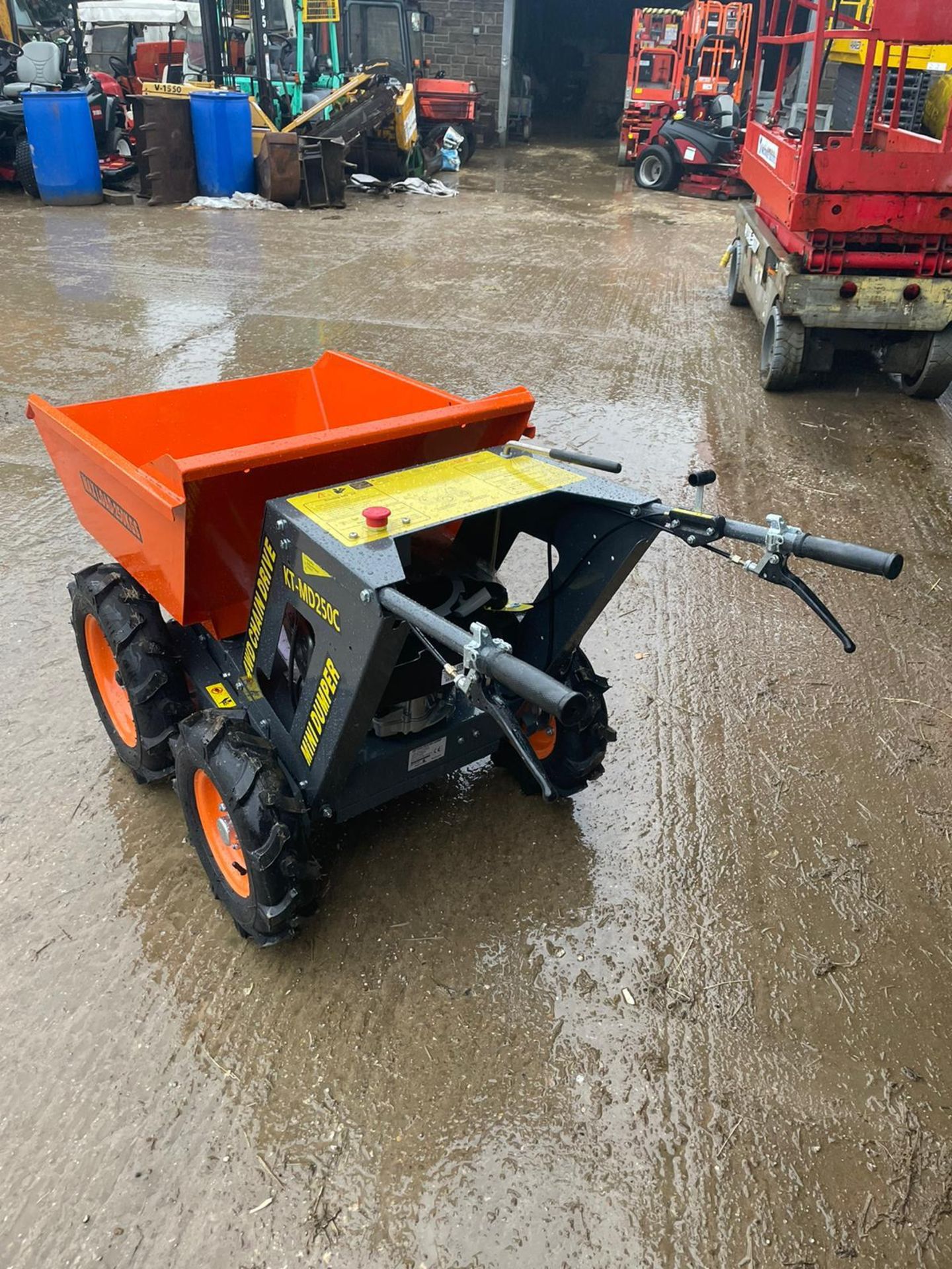 BRAND NEW AND UNUSED MINI WALK BEHIND DUMPER, BRIGGS AND STRATTON ENGINE *PLUS VAT* - Image 5 of 8