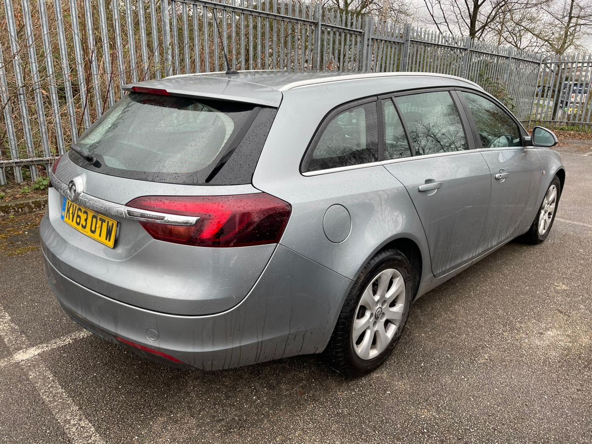 2013 VAUXHALL INSIGNIA DESIGN CDTI ECO S/S ESTATE, SILVER, DIESEL, 2.0 *NO VAT* - Image 2 of 10