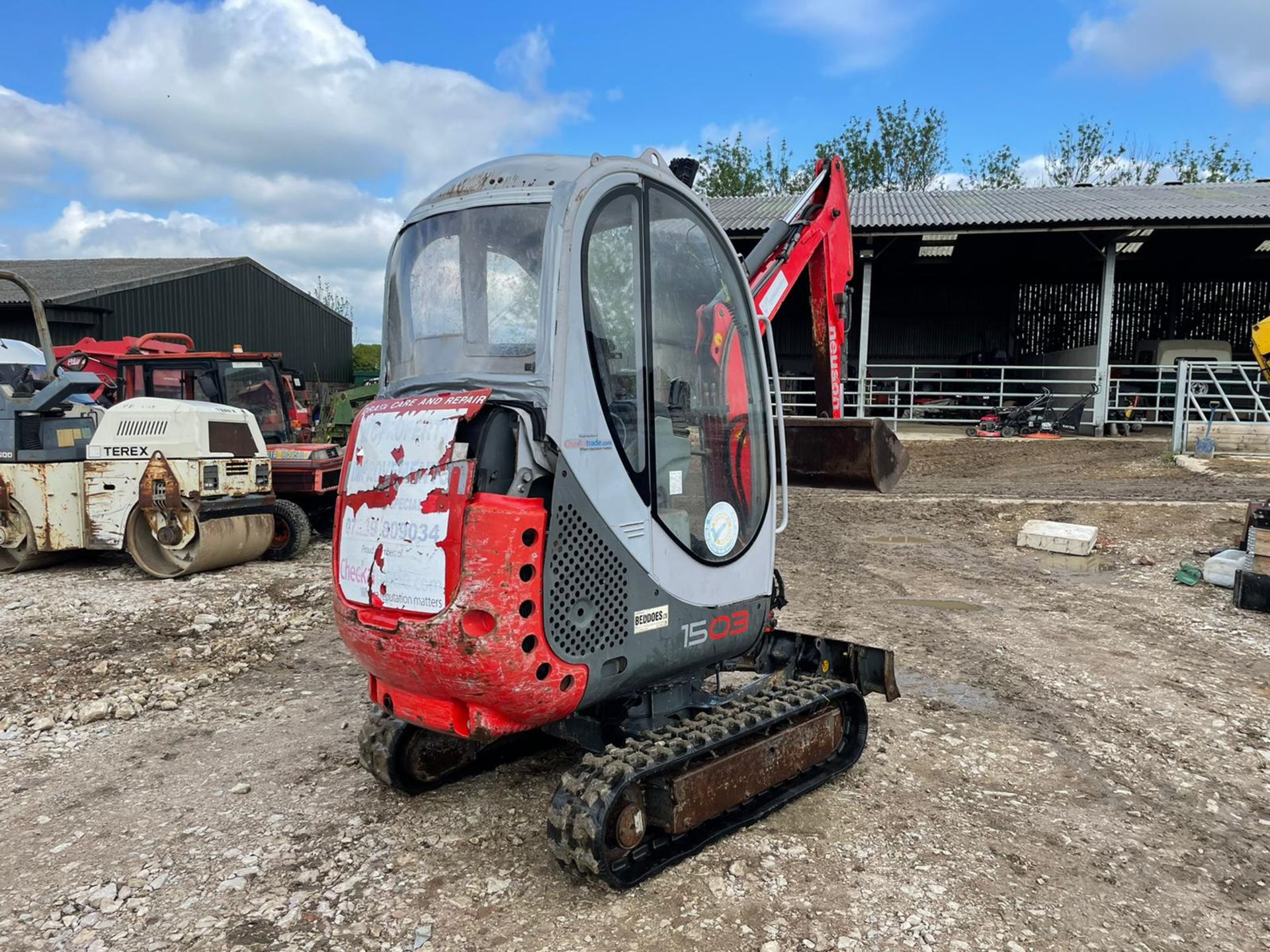 2004 WACKER NEUSON 1503 MINI DIGGER / EXCAVATOR, SHOWING 3621 HOURS, FULLY GLASS CAB *PLUS VAT* - Image 4 of 13