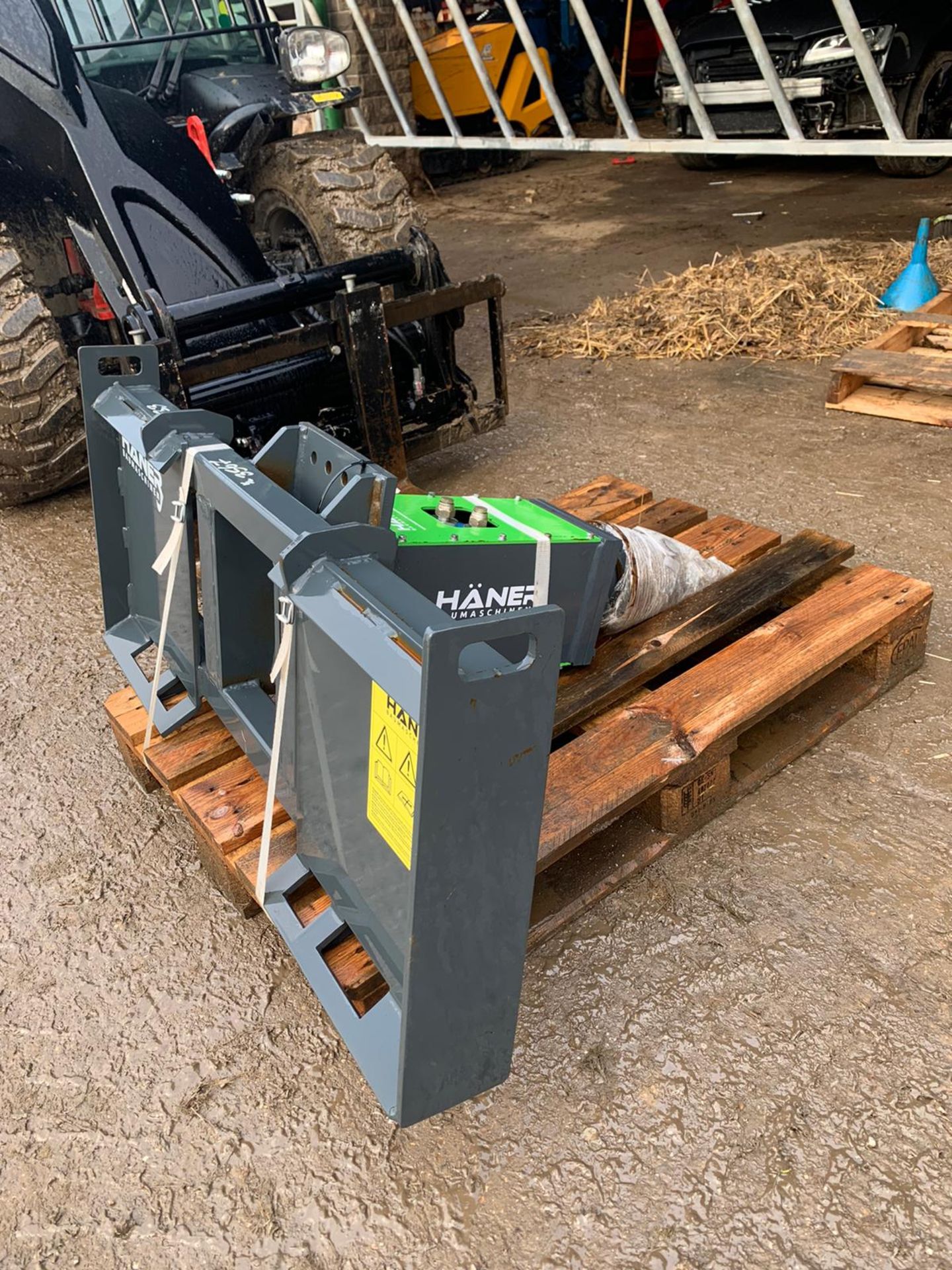 BRAND NEW AND UNUSED HANER HKS 180 STUMP SPLITTER, SUITABLE FOR SKIDSTEER *PLUS VAT* - Image 5 of 6