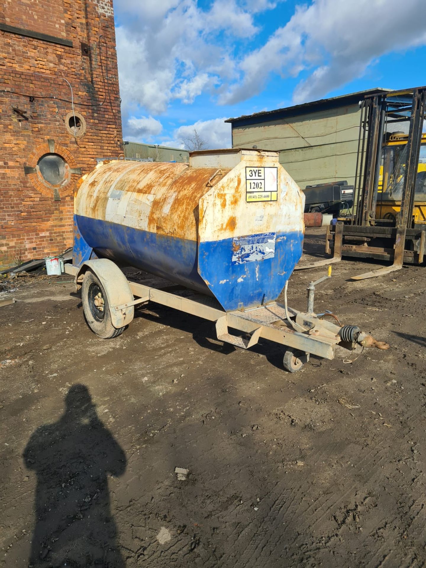 BUNDED DIESEL BOWSER 2000 LITRES WITH TRAILER, SUSPENSION AND BRAKES *PLUS VAT*