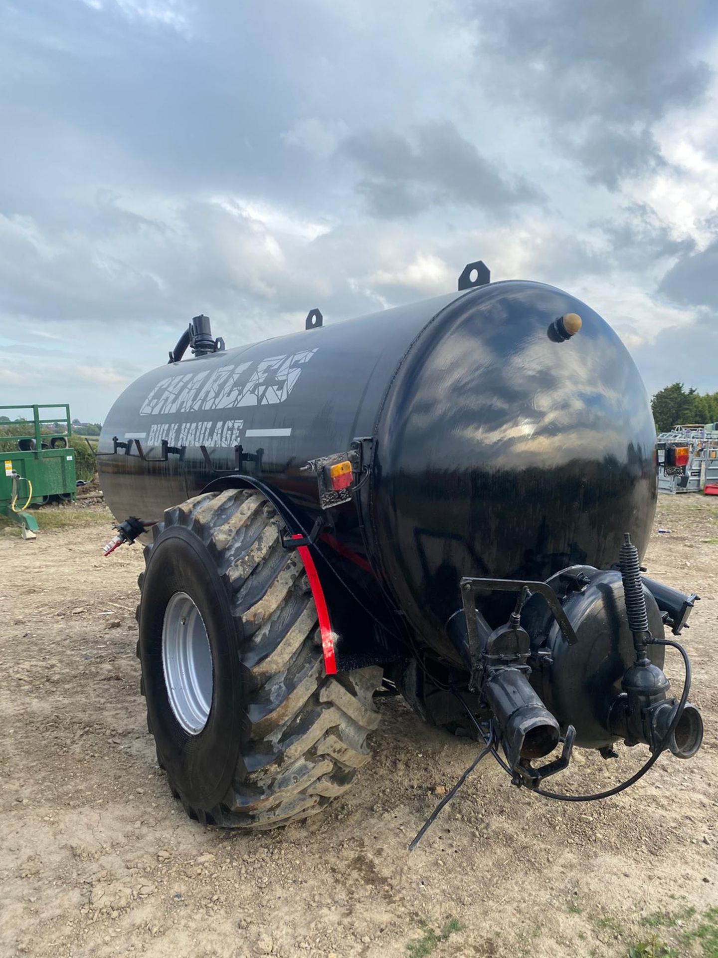 MAJOR 2400 GALLON SLURRY TANKER, ONLY BEEN USED FOR WATER FOR THE PAST 3 YEARS *NO VAT* - Image 3 of 5