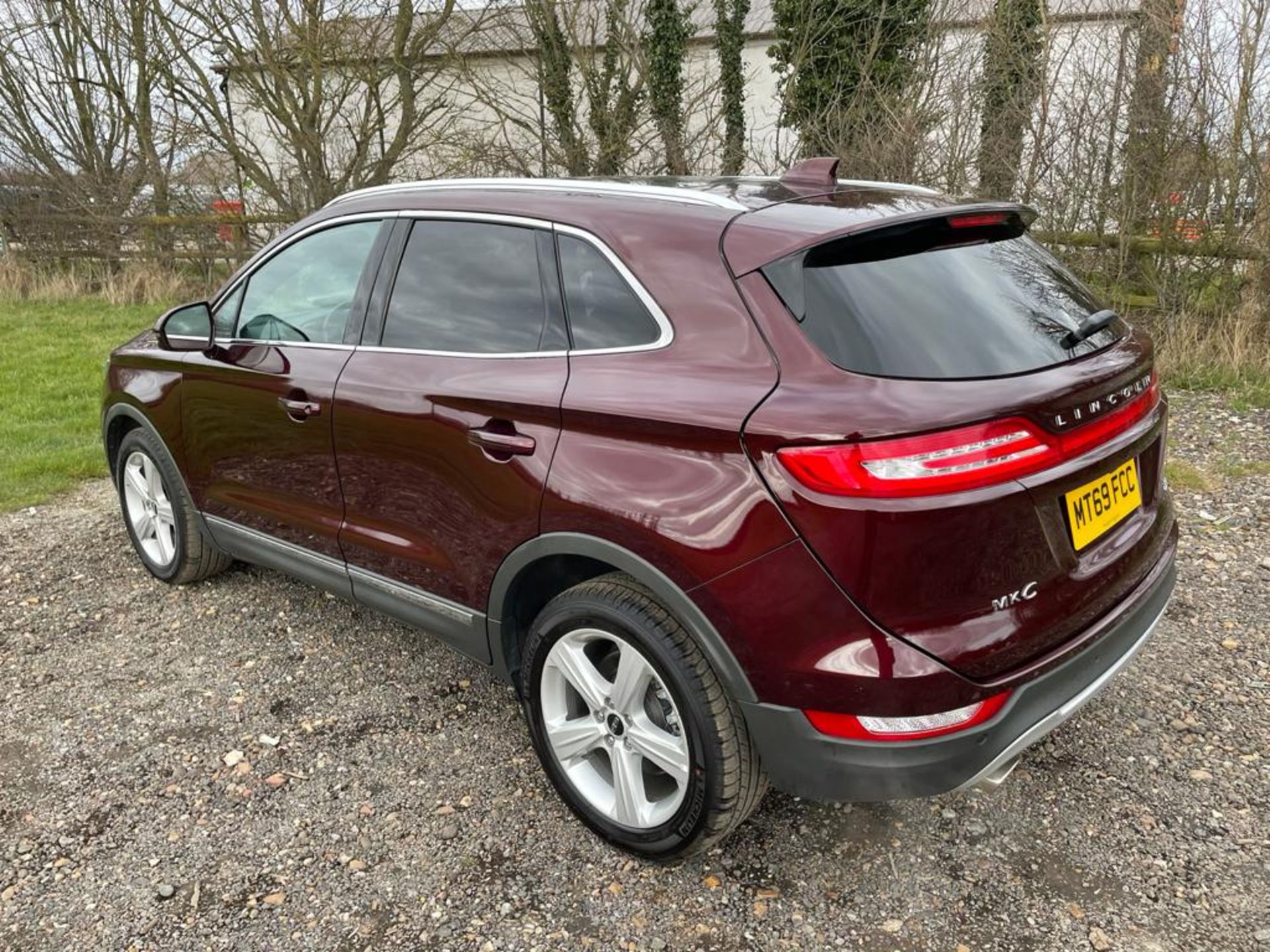69 PLATE, PRE-REGISTERED 2017MY, LINCOLN MKC PREMIER 2.0L TURBO PETROL ECOBOOST (200bhp) AUTOMATIC - Image 5 of 14