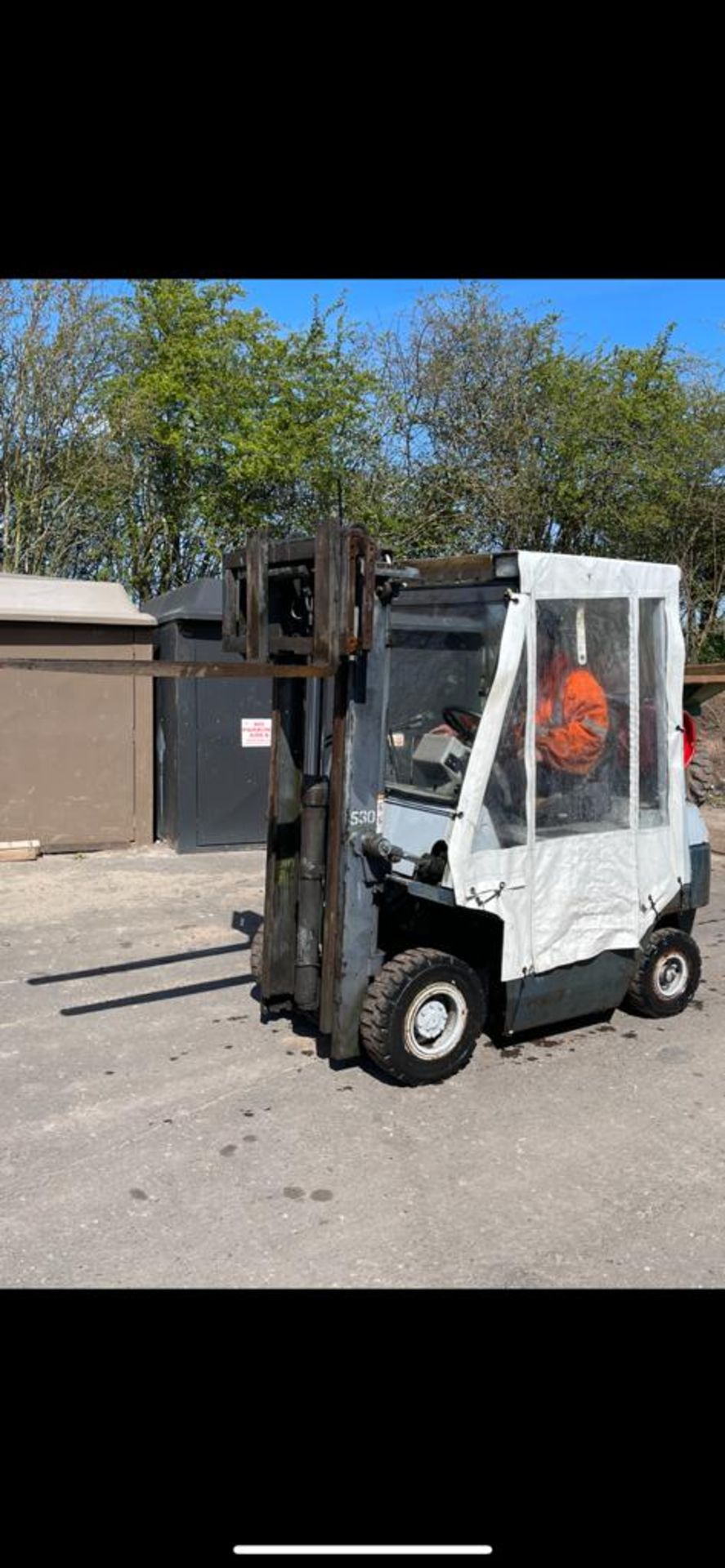 KALMAR 1.6T GAS CONTAINER SPEC FORKLIFT, STARTS DRIVES AND LIFTS TO 3.3M *PLUS VAT* - Image 9 of 17