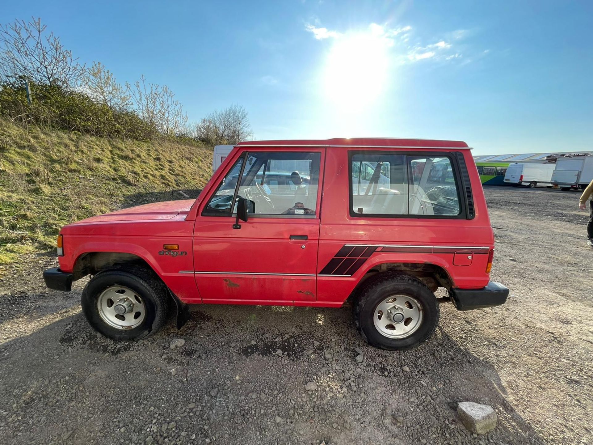 1987 MITSUBISHI SHOGUN SWB V6, BARN FIND, PETROL ENGINE, SHOWING 9 PERVIOUS KEEPERS *NO VAT* - Image 4 of 16