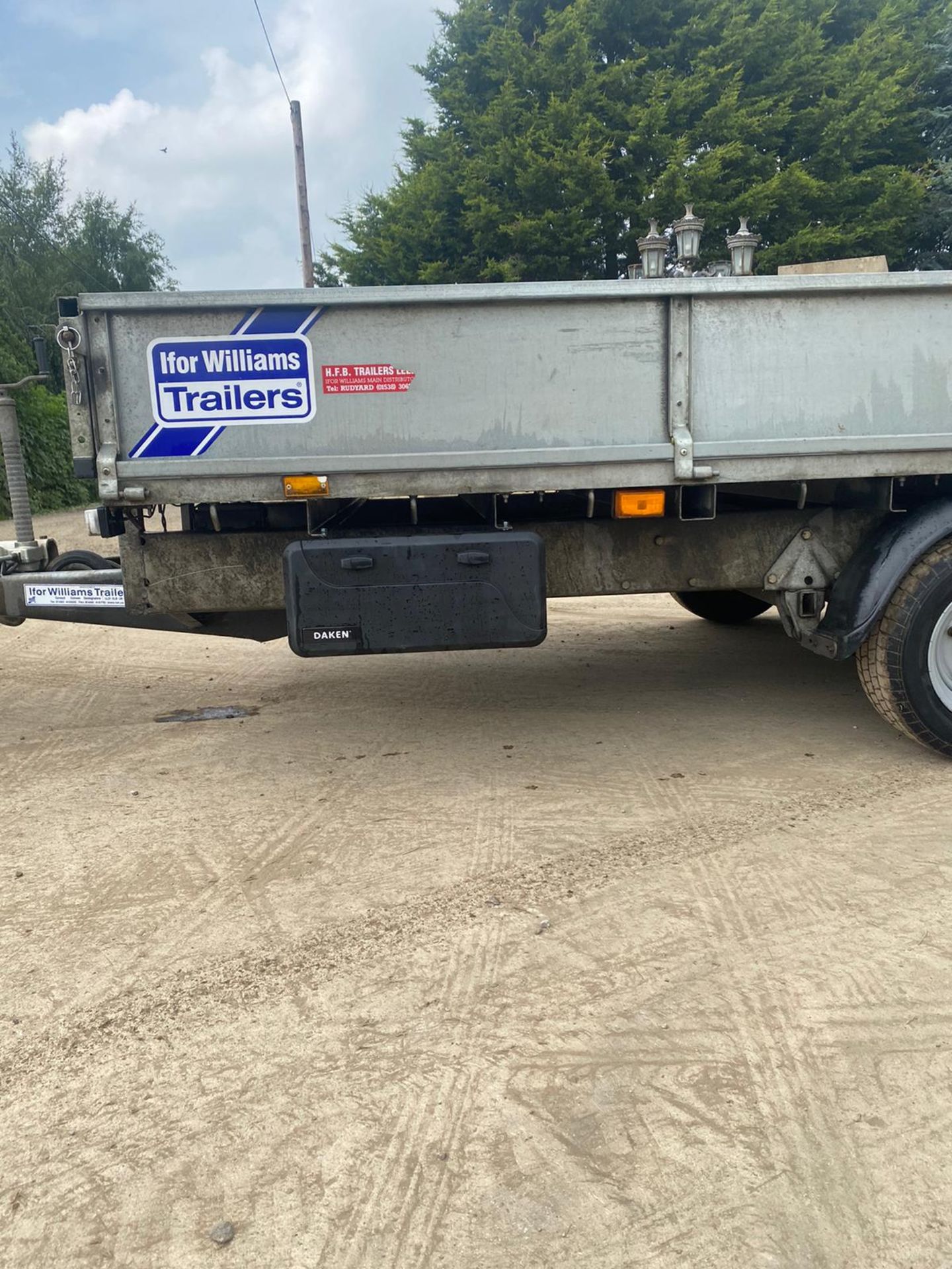 2019 16FT TRI-AXLE IFOR WILLIAMS FLATBED TRAILER, BOUGHT NEW IN JANUARY 2020, GOOD TYRES *NO VAT* - Image 7 of 7