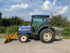 2011/61 ISEKI TG5390 TRACTOR WITH SNOW PLOUGH AND SPREADER, SHOWING A LOW 1935 HOURS *PLUS VAT*