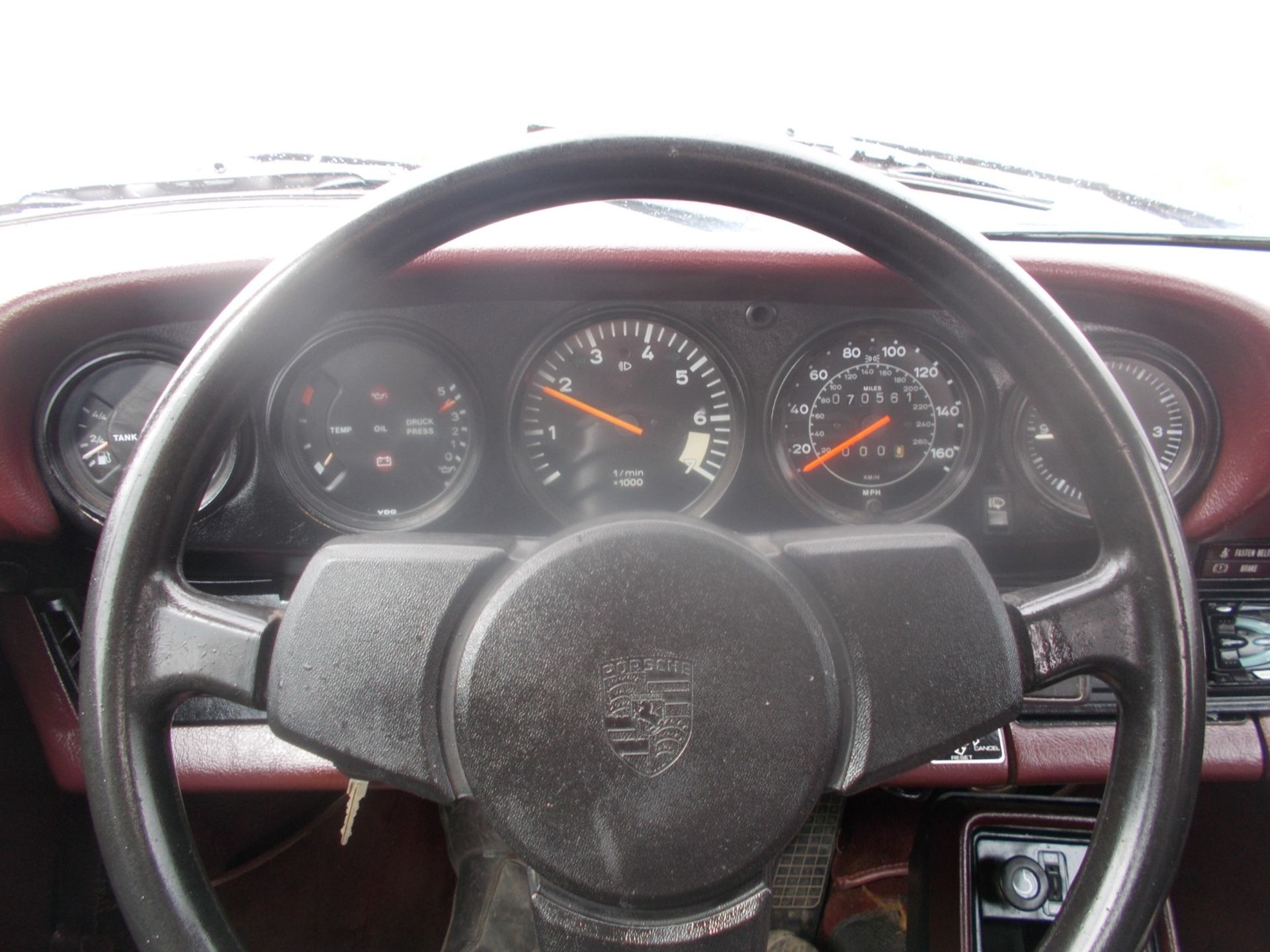 1983 (Y) PORSCHE 911SC CONVERTIBLE, 3.0 PETROL, 5 SPEED MANUAL, LEFT HAND DRIVE *NO VAT* - Image 22 of 41