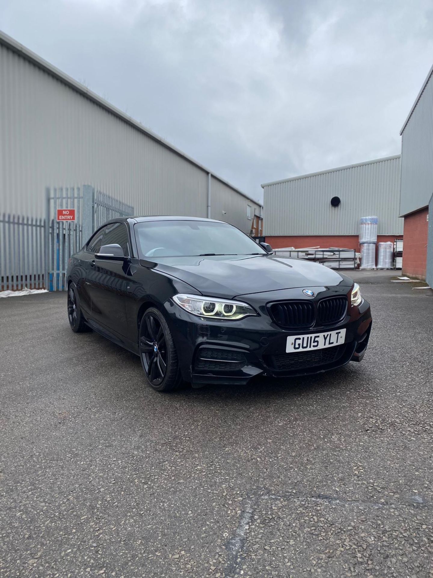 2015 BMW M235I AUTO BLACK COUPE, SHOWING 42,443 MILES, 3.0 PETROL ENGINE - Image 5 of 27