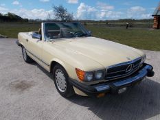 1986 MERCEDES 560SL, 5.5 V8 AUTOMATIC, LIGHT YELLOW WITH TAN LEATHER, 87K MILES *NO VAT*