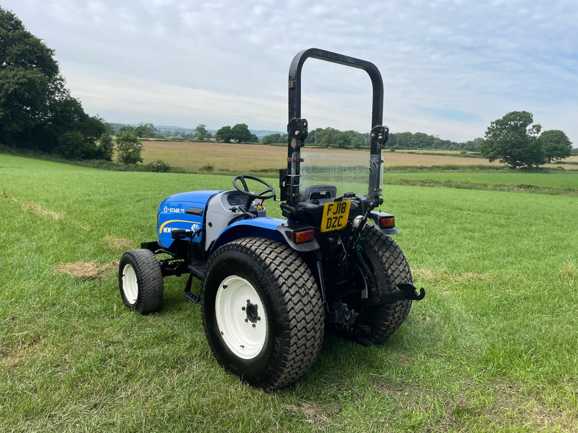 2018 NEW HOLLAND BOOMER 30 COMPACT TRACTOR, RUNS AND DRIVES, SHOWING A LOW 975 HOURS *PLUS VAT* - Image 4 of 9