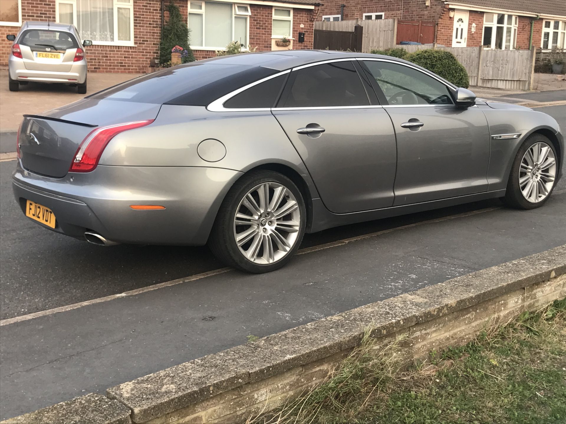 2012 (12) JAGUAR XJ V8 SUPERCHARGED SUPERSPORT 5.0 PETROL ENGINE, AUTOMATIC, 25,460 MILES *NO VAT* - Image 2 of 8