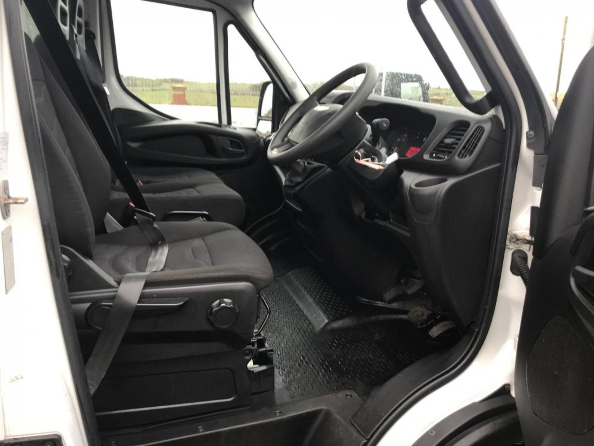 2017 IVECO DAILY 72.180 RECOVERY TRUCK SLIDE AND TILT EURO 6, 3.0 DIESEL ENGINE *PLUS VAT* - Image 11 of 15