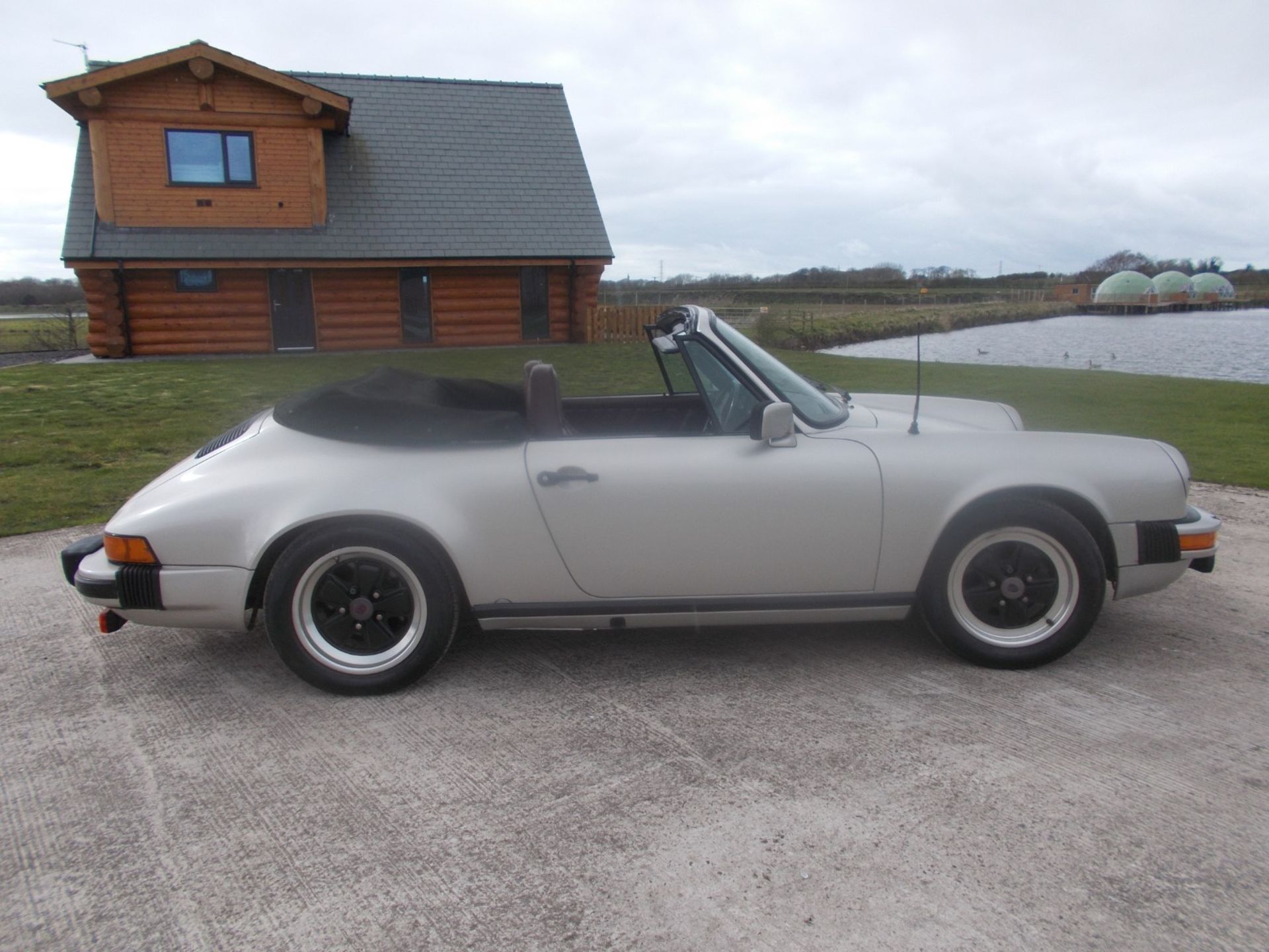 1983 (Y) PORSCHE 911SC CONVERTIBLE, 3.0 PETROL, 5 SPEED MANUAL, LEFT HAND DRIVE *NO VAT* - Image 5 of 41