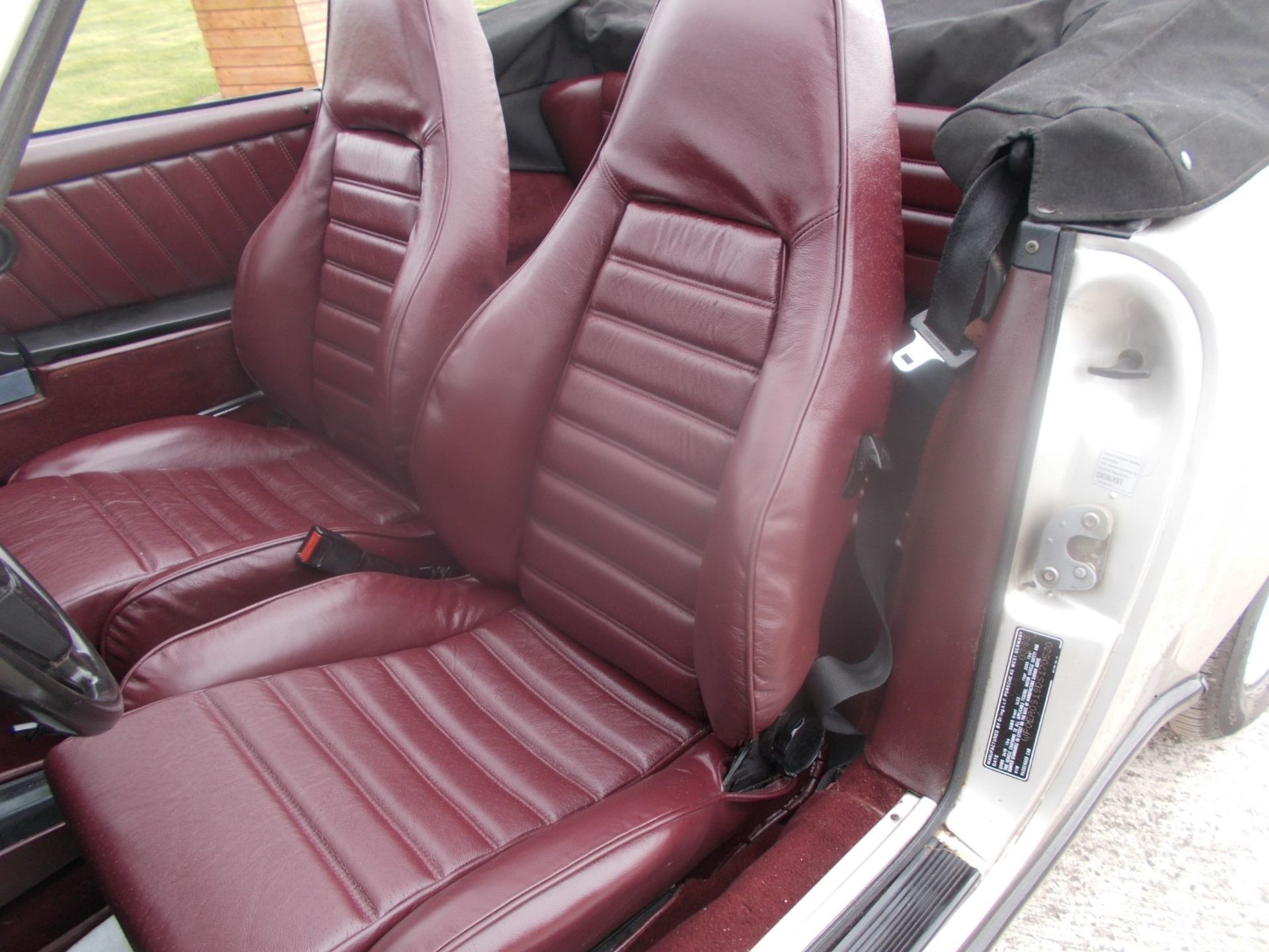 1983 (Y) PORSCHE 911SC CONVERTIBLE, 3.0 PETROL, 5 SPEED MANUAL, LEFT HAND DRIVE *NO VAT* - Image 33 of 41