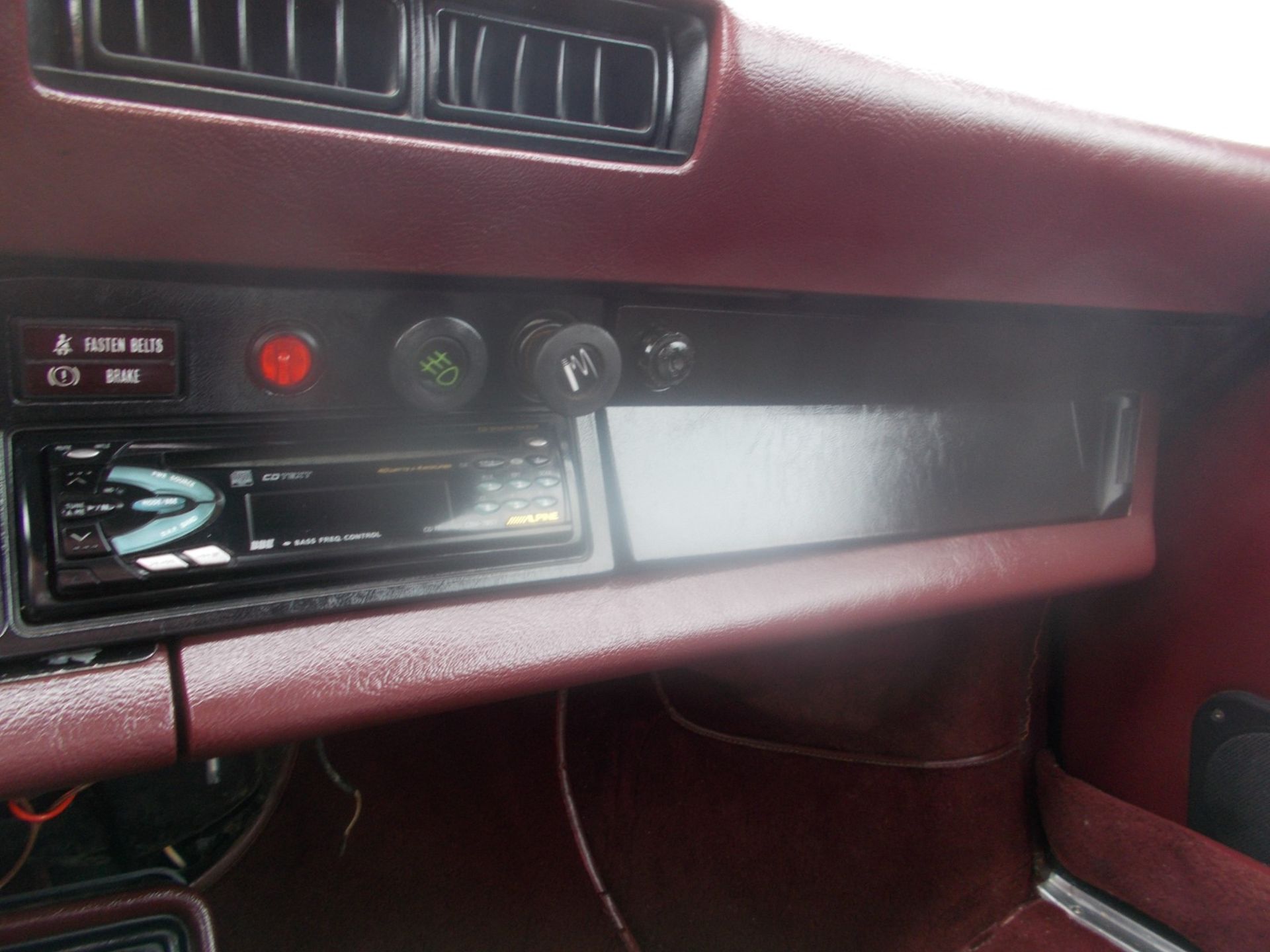 1983 (Y) PORSCHE 911SC CONVERTIBLE, 3.0 PETROL, 5 SPEED MANUAL, LEFT HAND DRIVE *NO VAT* - Image 18 of 41